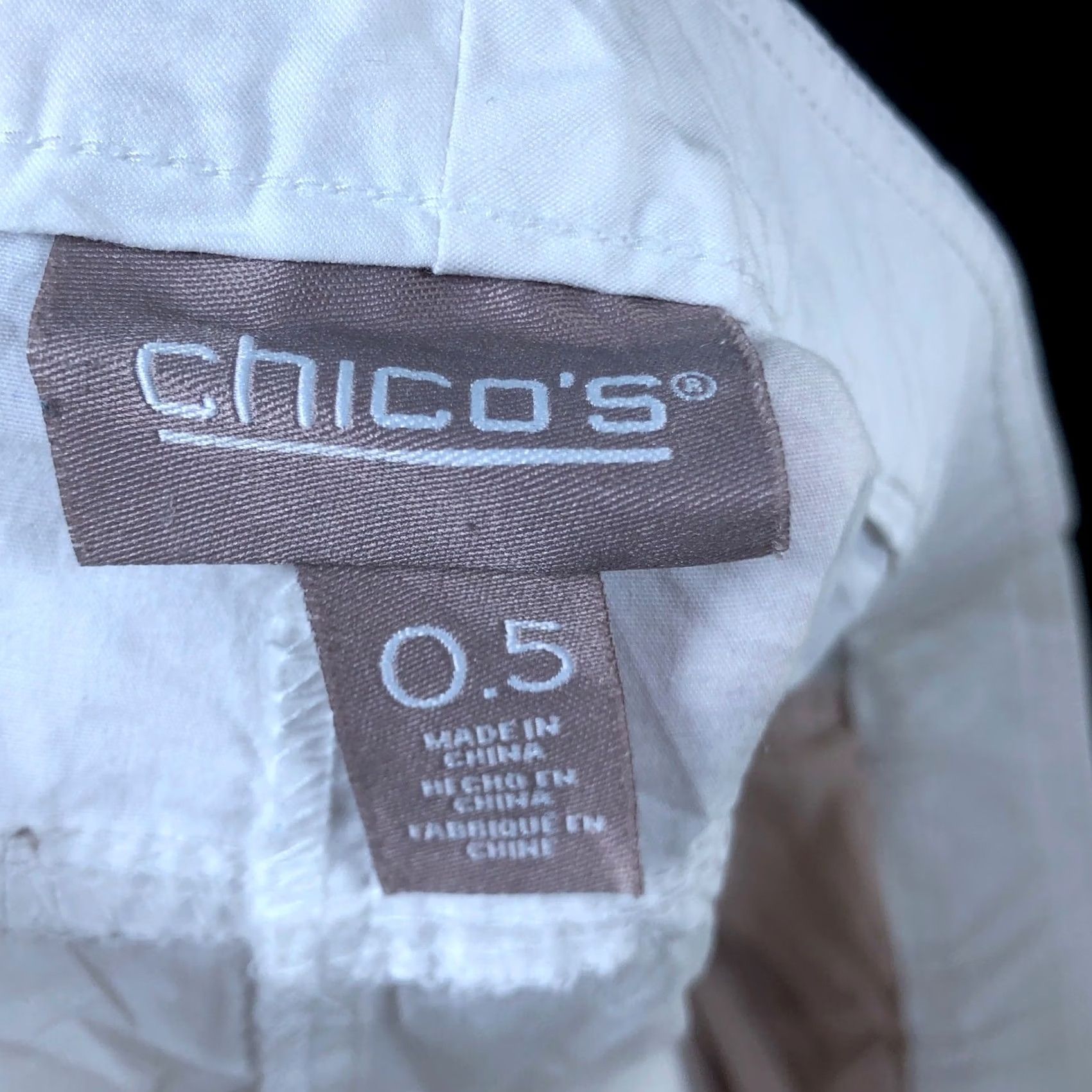 Vintage Chicos Womens Pants White Mid Rise Roll Tab Leg Lightweight Stretch 0.5 (S) Size 28" / US 6 / IT 42 - 4 Thumbnail