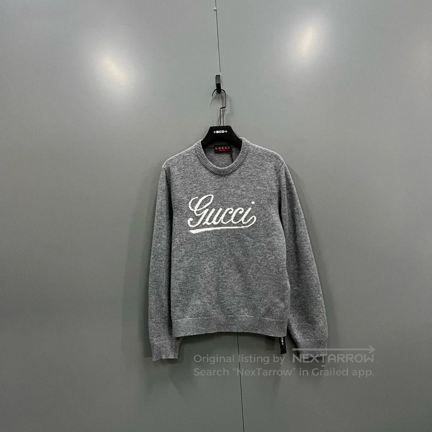 gucci gray logo wool knit sweater M size.