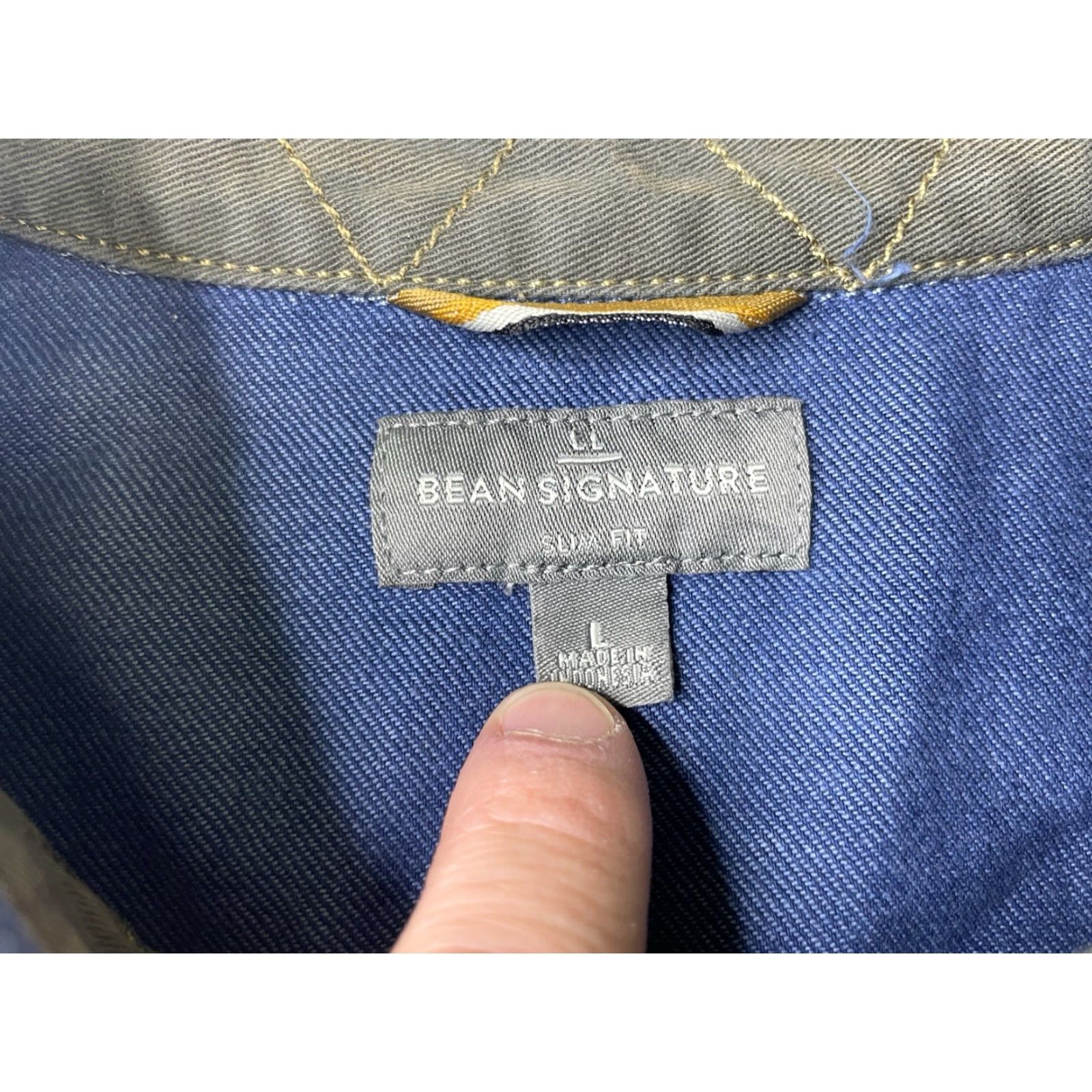 Vintage L.L. Bean Signature Denim Blue Jean Snap Buttons Shirt Slim Fit Mens Large Rugged Shirt Size US L / EU 52-54 / 3 - 3 Thumbnail