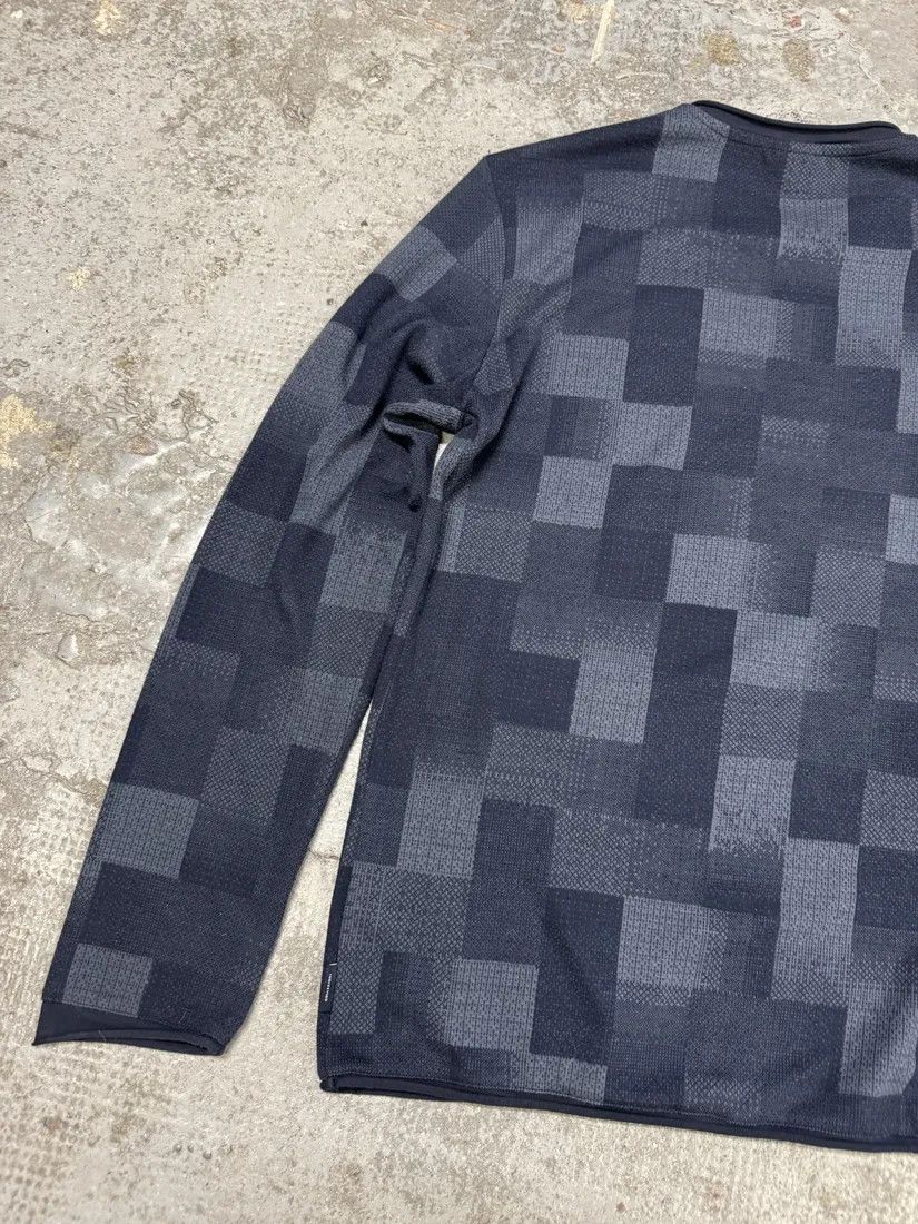 Armani Collezioni × Designer × Vintage Armani Collezioni Navy Gradient Squared Longsleeves Sweater Size US S / EU 44-46 / 1 - 5 Thumbnail