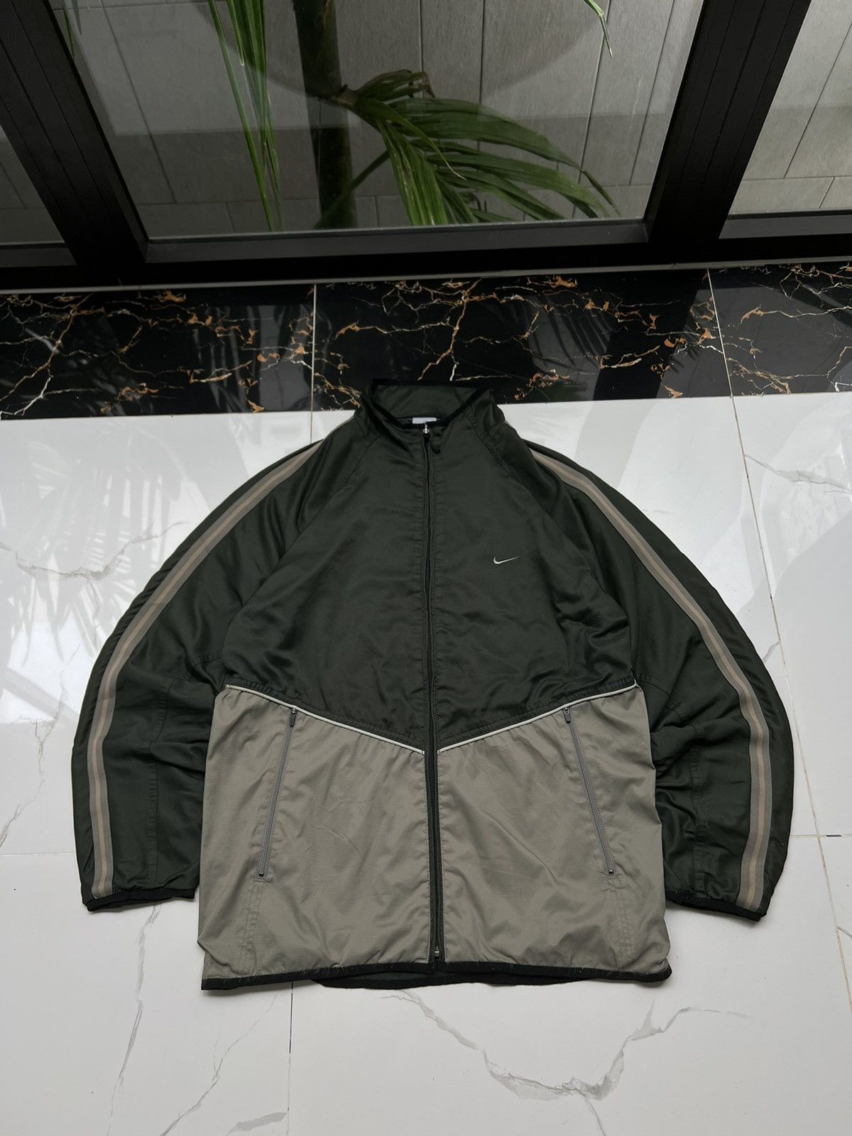 Nike × Vintage 90's NIKE RARE SWOOSH LOGO TRACK JACKET Y2K Size US L / EU 52-54 / 3 - 2 Thumbnail