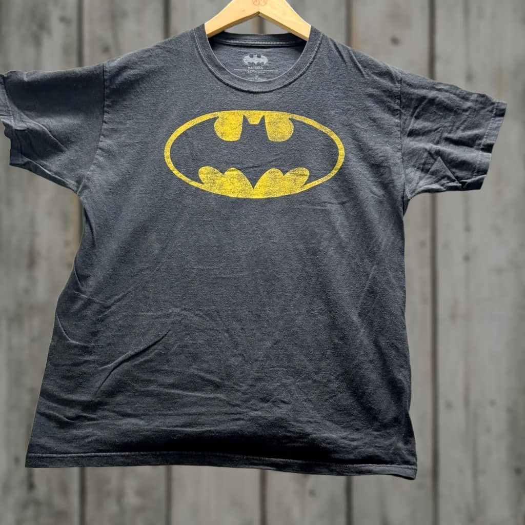 Logo 7 Batman Shirt Mens M Black Distressed Logo Graphic Tee Crewneck Cotton Tagless Size US M / EU 48-50 / 2 - 1 Thumbnail