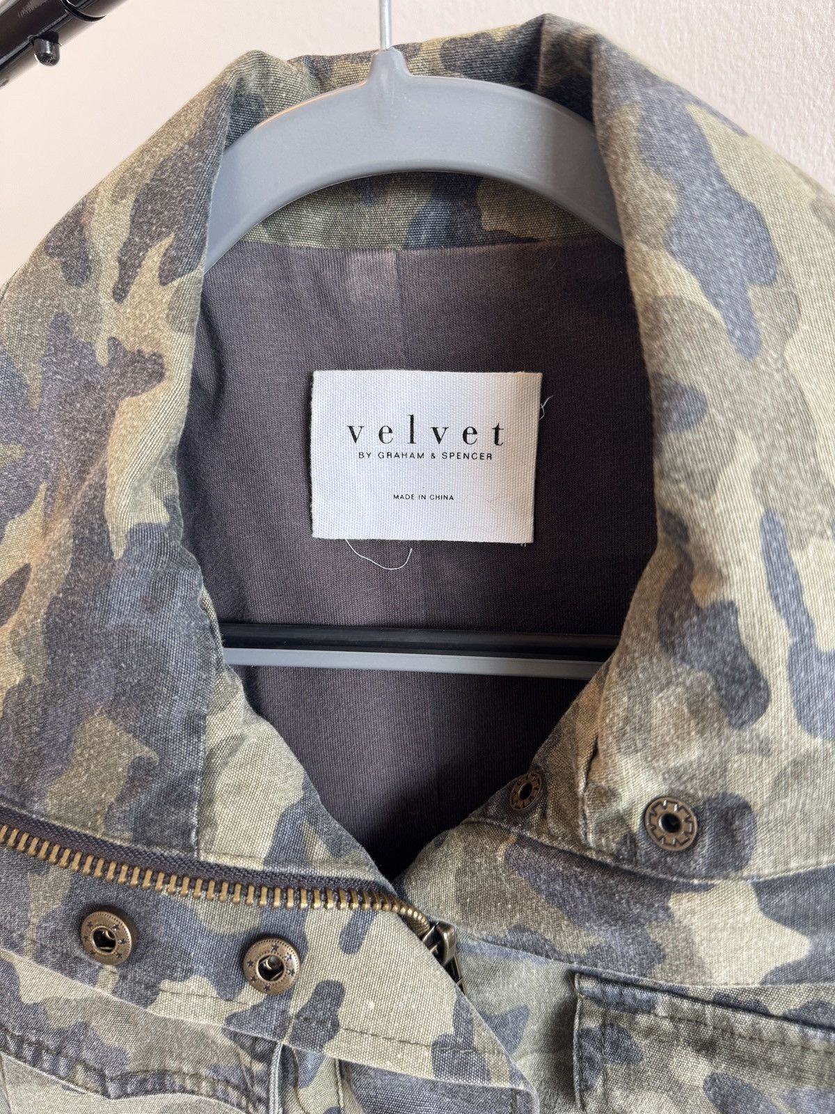 Velvet Velvet by Graham and Spencer Camo sleeveless jacket Size US S / EU 44-46 / 1 - 3 Thumbnail