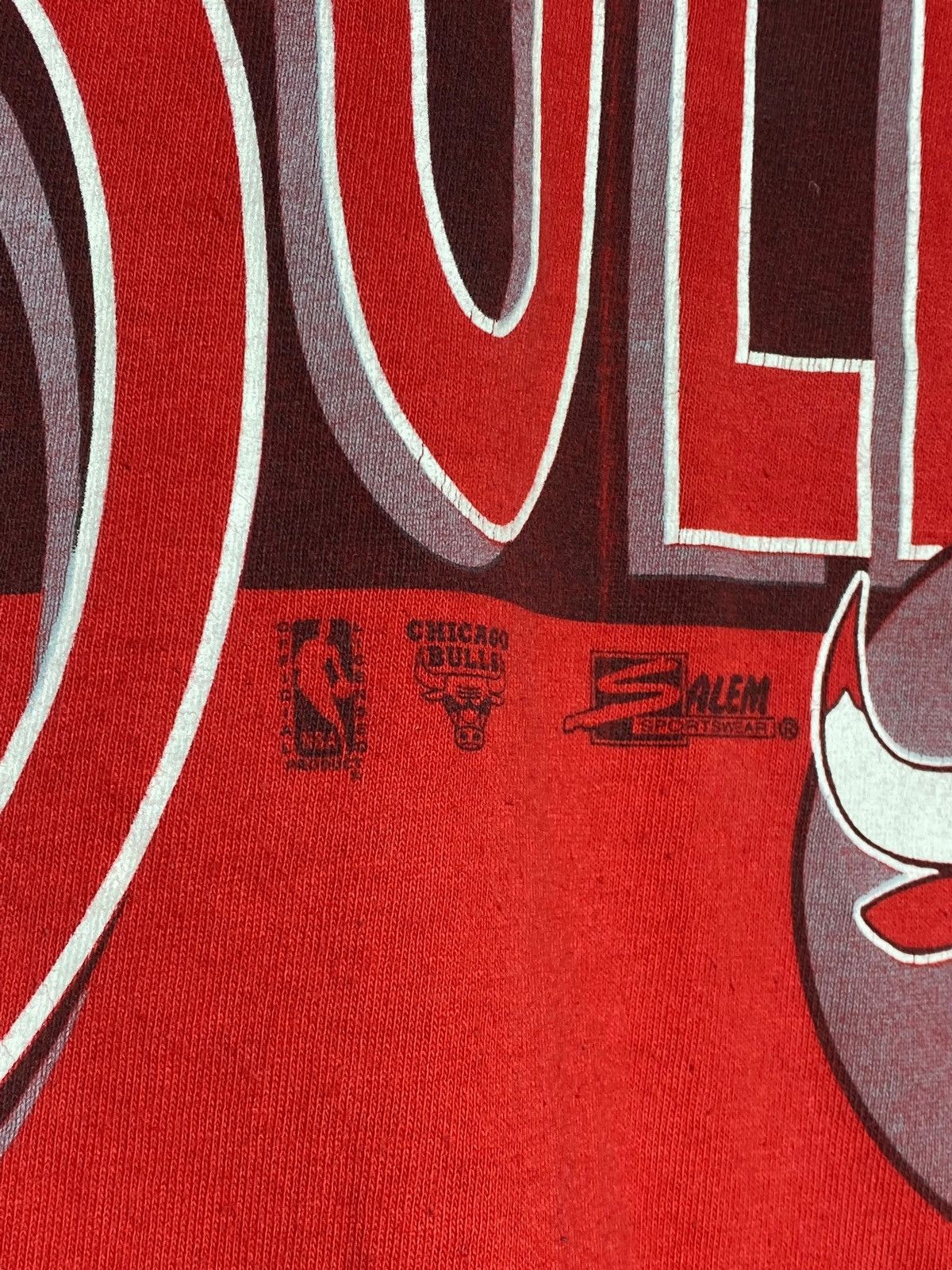 NBA Chicago Bulls Salem Sportswear T-Shirt VTG 90s NBA Logo Size US L / EU 52-54 / 3 - 6 Thumbnail