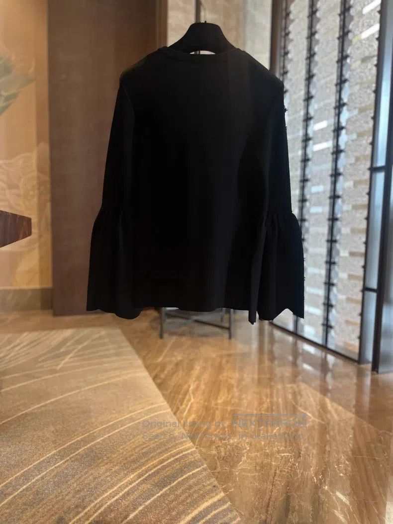 Valentino Valentino Black flared sleeve sweater Size S / US 4 / IT 40 - 2 Thumbnail