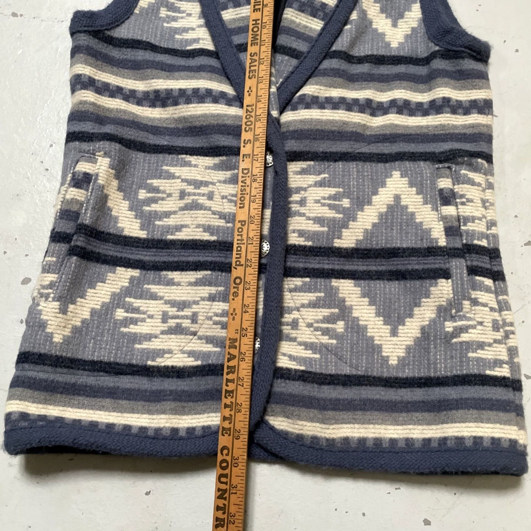 Vintage VINTAGE Woolrich Wool Vest Women’s S Southwestern Aztec Print Shawl Made USA EUC Size S / US 4 / IT 40 - 5 Thumbnail