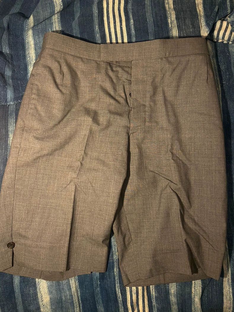 Thom Browne Thom Browne size2 Suits and shorts Size US 26 / EU 42 - 2 Thumbnail