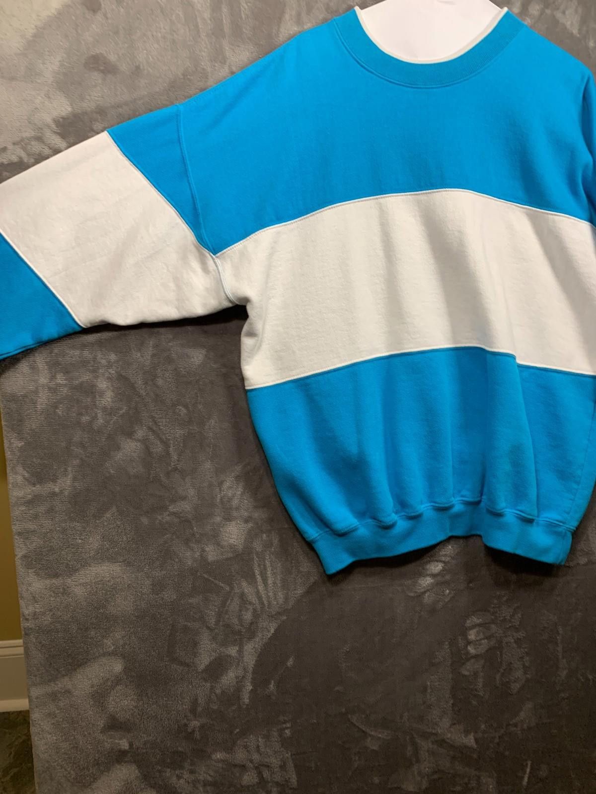 Designer 80s-90s, Mervyns Cheetah Striped Sweatshirt Teal/White (103) Size US XXL / EU 58 / 5 - 2 Thumbnail