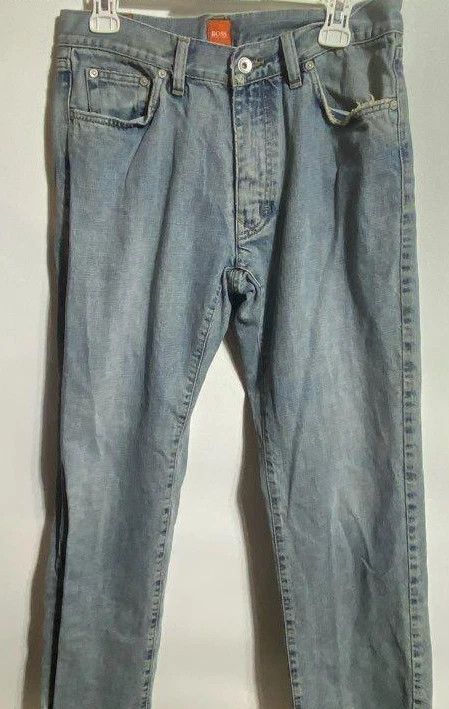 Hugo Boss HUGO BOSS Straight Leg Jeans Medium Wash Designer Denim Size US 34 / EU 50 - 1 Thumbnail