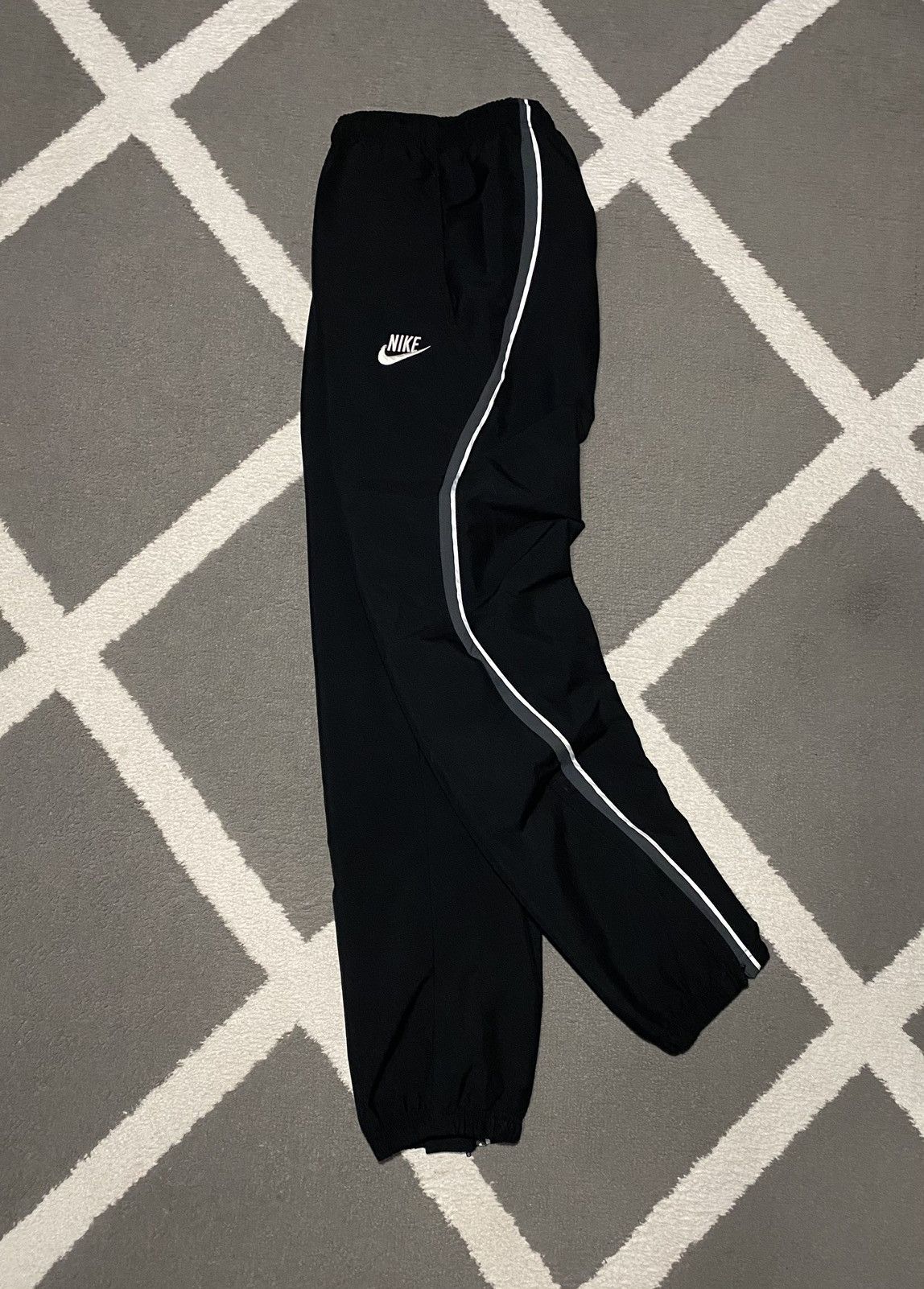 Nike × Vintage Vintage 00’s Y2K Nike Swoosh Parachute Sweatpants Size 26" / US 2 / IT 38 - 1 Thumbnail