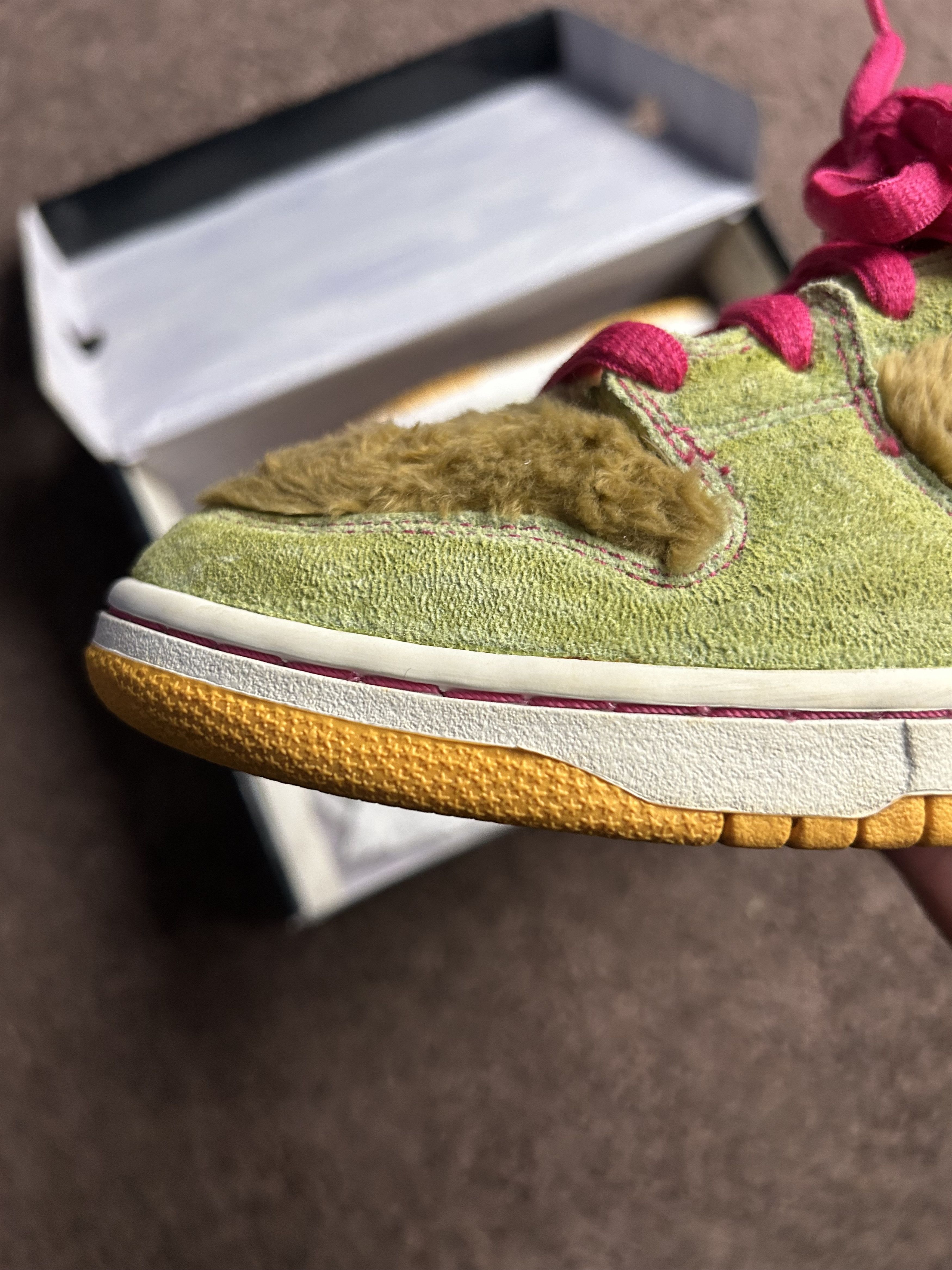 Nike SB Size 9.5 — Nike Dunk Mid Premium SB 'Mama Bear' Size US 9.5 / EU 42-43 - 7 Thumbnail