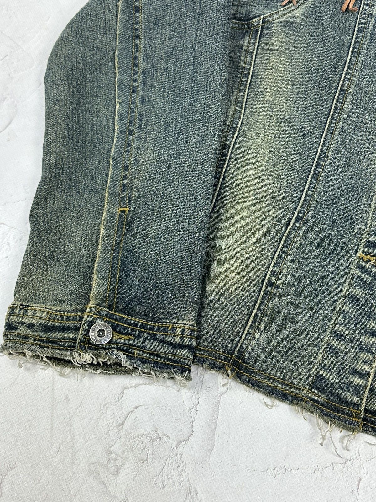 Japanese Brand × Vintage Vintage Distressed Washed Denim Jacket Size M / US 6-8 / IT 42-44 - 4 Thumbnail