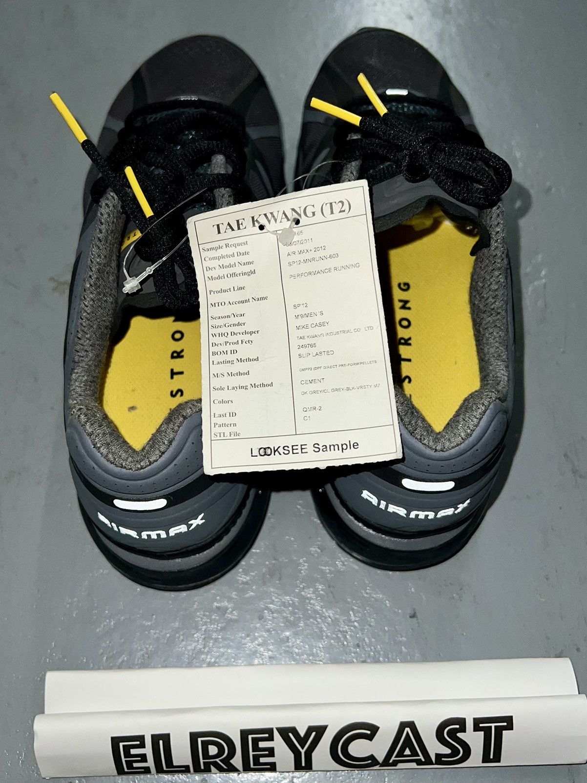 Nike Nike X Livestrong Air Max 2012 Size US 9 / EU 42 - 8 Thumbnail