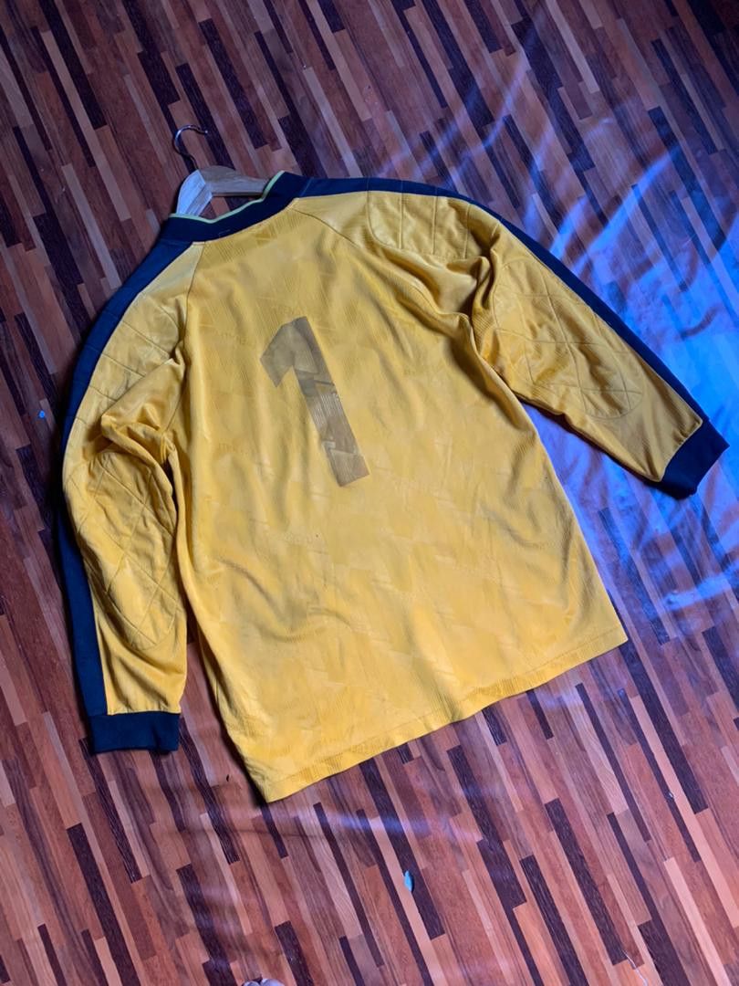 Penalty yellow number 1 Long Sleeve keeper Jersey | Soccer Size US L / EU 52-54 / 3 - 4 Thumbnail