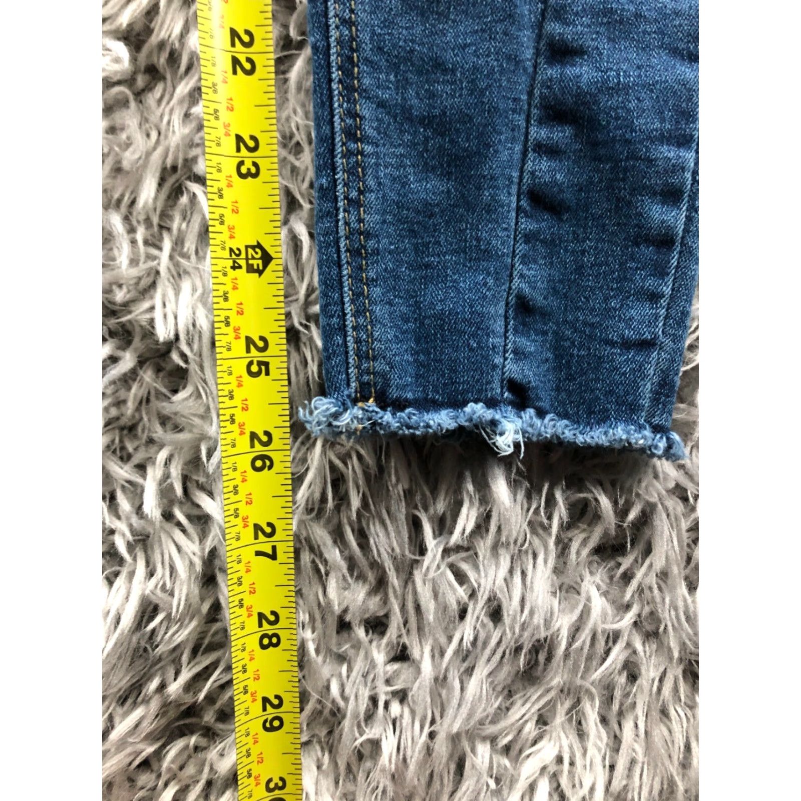 Old Navy Old Navy Rockstar Skinny Jeans Size 4 Womens Medium Wash Blue Raw Hem Jeans Regular 27in Inseam 5-Pocket Denim Cotton Zip Button Logo Size 27" / US 4 / IT 40 - 3 Thumbnail
