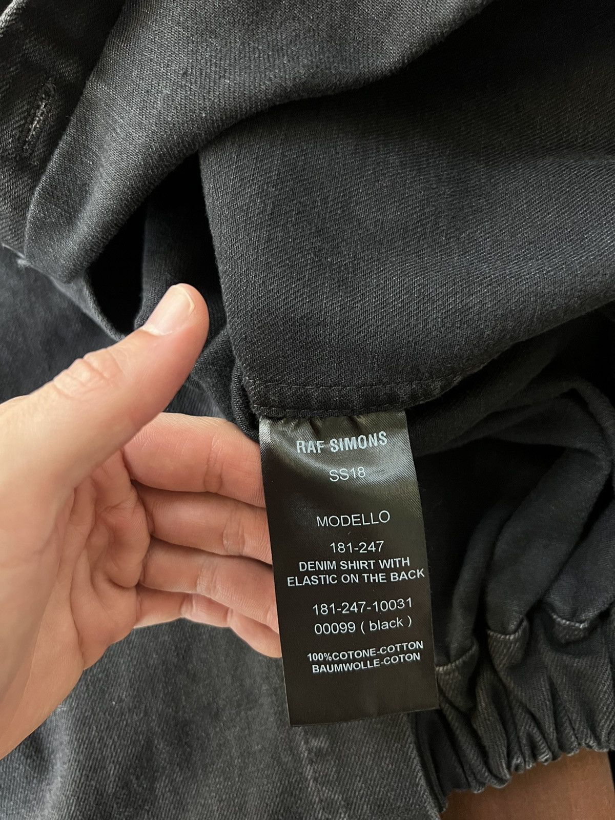 Raf Simons SS18 Raf Simons Black Denim Shirt with Elastic on the Back Size US S / EU 44-46 / 1 - 6 Thumbnail