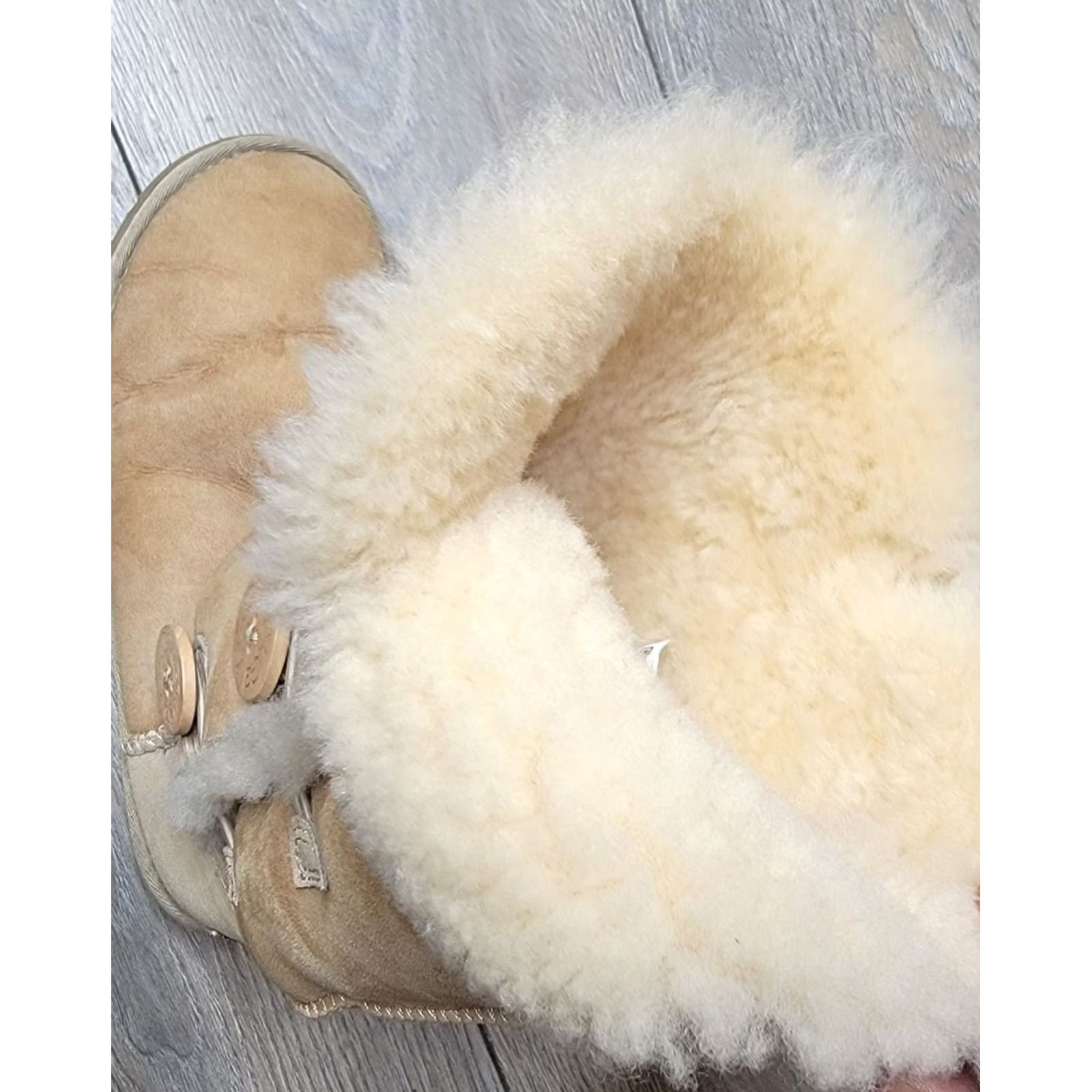 Ugg UGG Bailey Button Triplet Boots Women's Chestnut Brown Snow Boot UGG Australia Size 7 Sheepskin Winter - Women Chunky Furll? Size US 7 / IT 37 - 3 Thumbnail