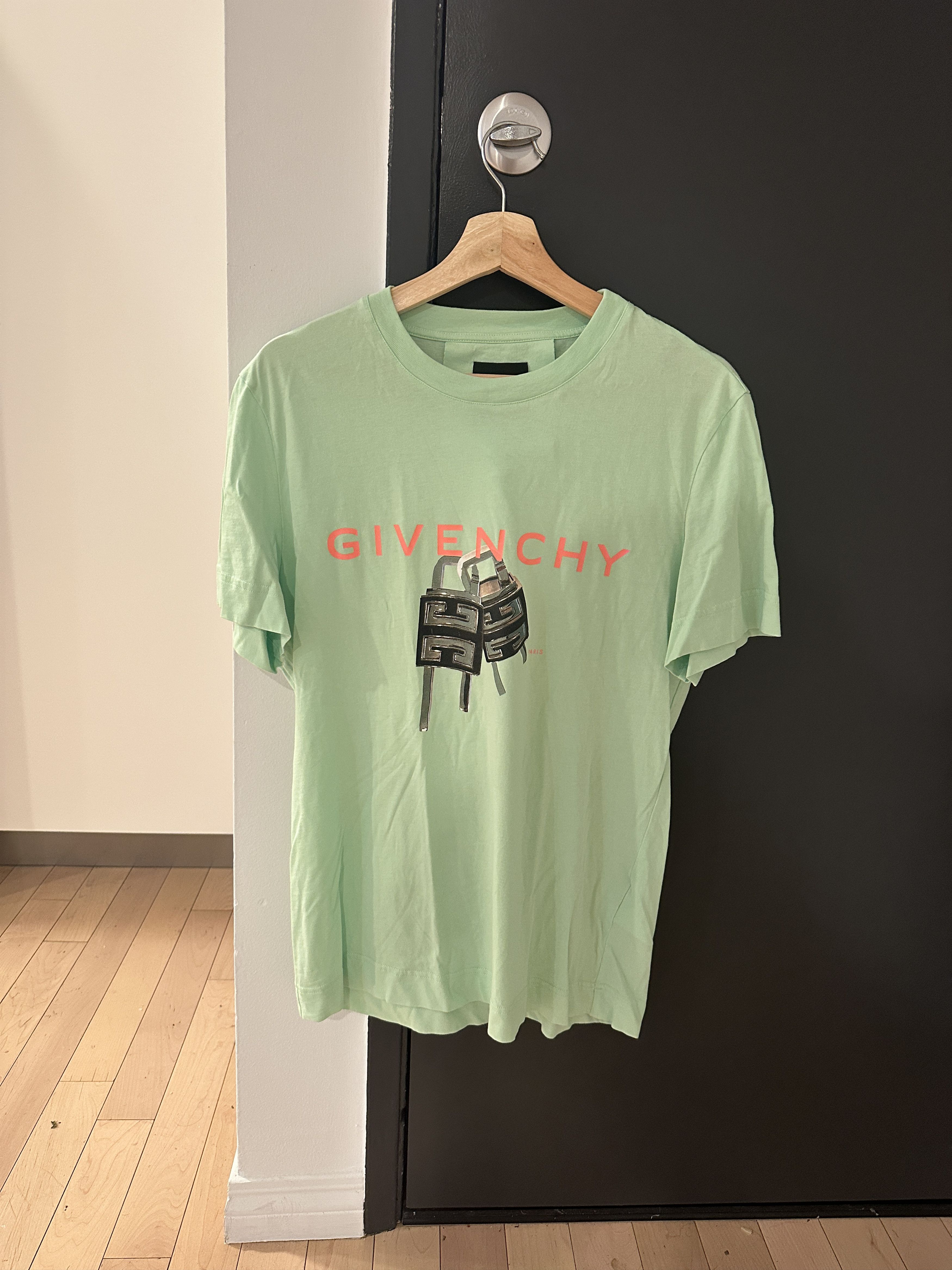 Givenchy Men's 4g Lock Slim Fit T-shirt In Bright Green Size US M / EU 48-50 / 2 - 2 Thumbnail