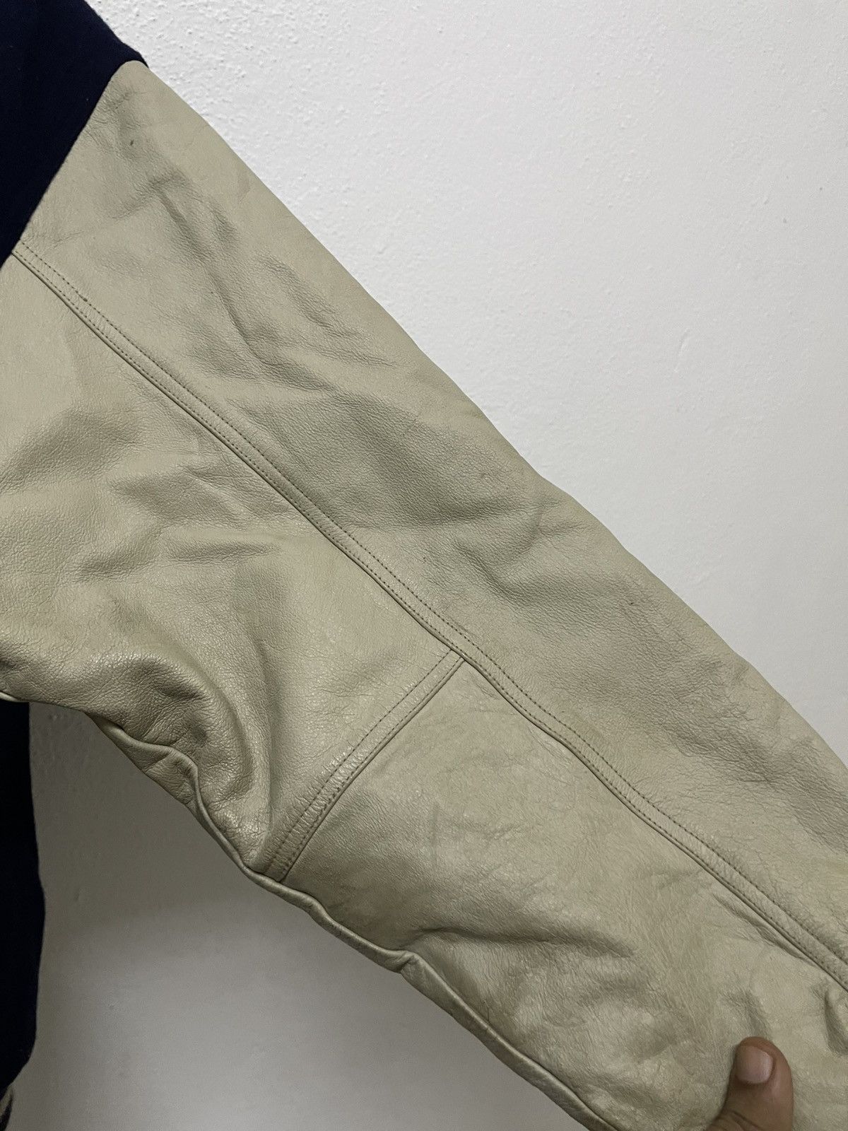 Japanese Brand 2000s SUNTORY BOSS COFFEE VARSITY LEATHER SLEEVE DISTRESSED Size US M / EU 48-50 / 2 - 19 Thumbnail