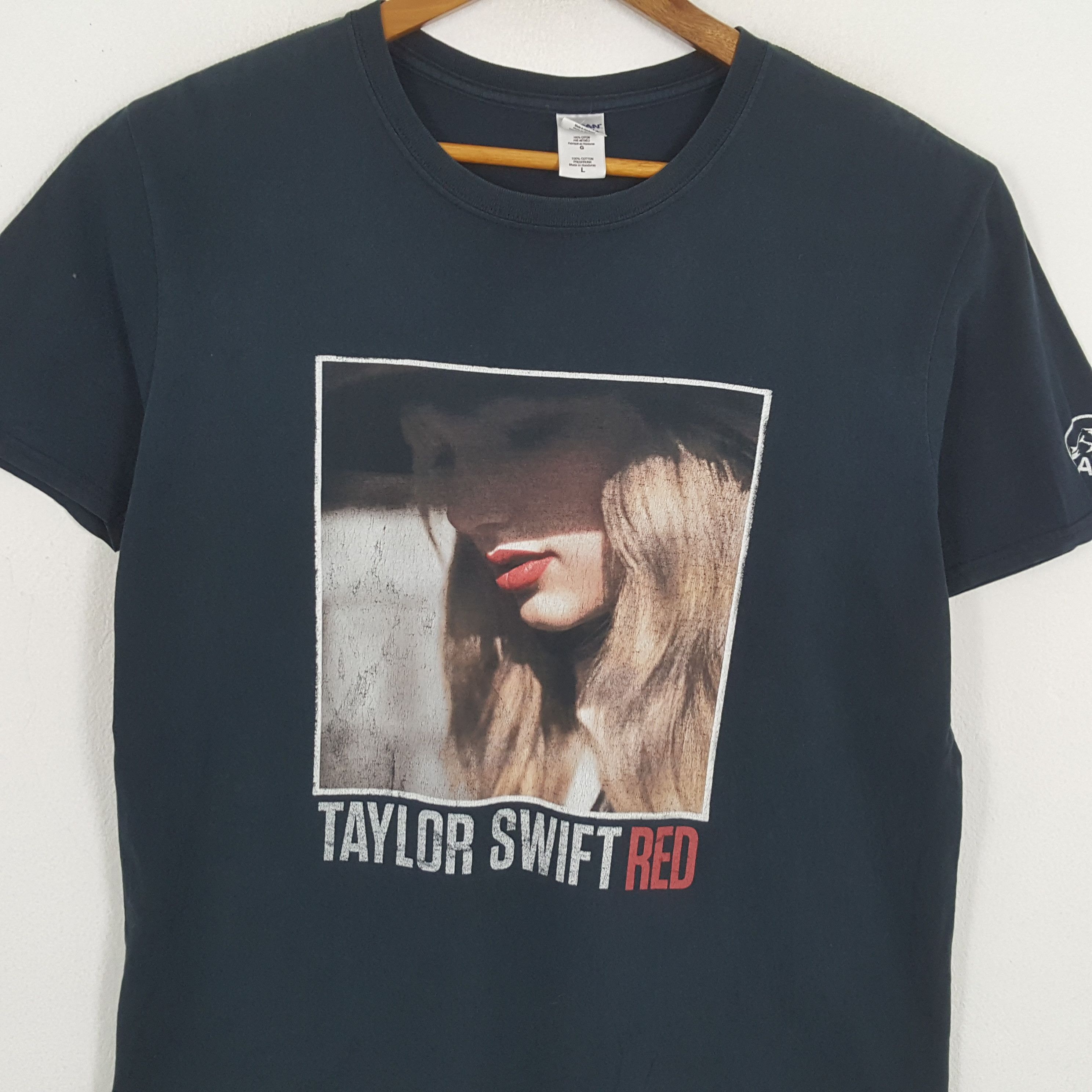 Band Tees × Vintage Vintage TAYLOR SWIFT American Singers Songwriter T-Shirt Size US L / EU 52-54 / 3 - 2 Thumbnail