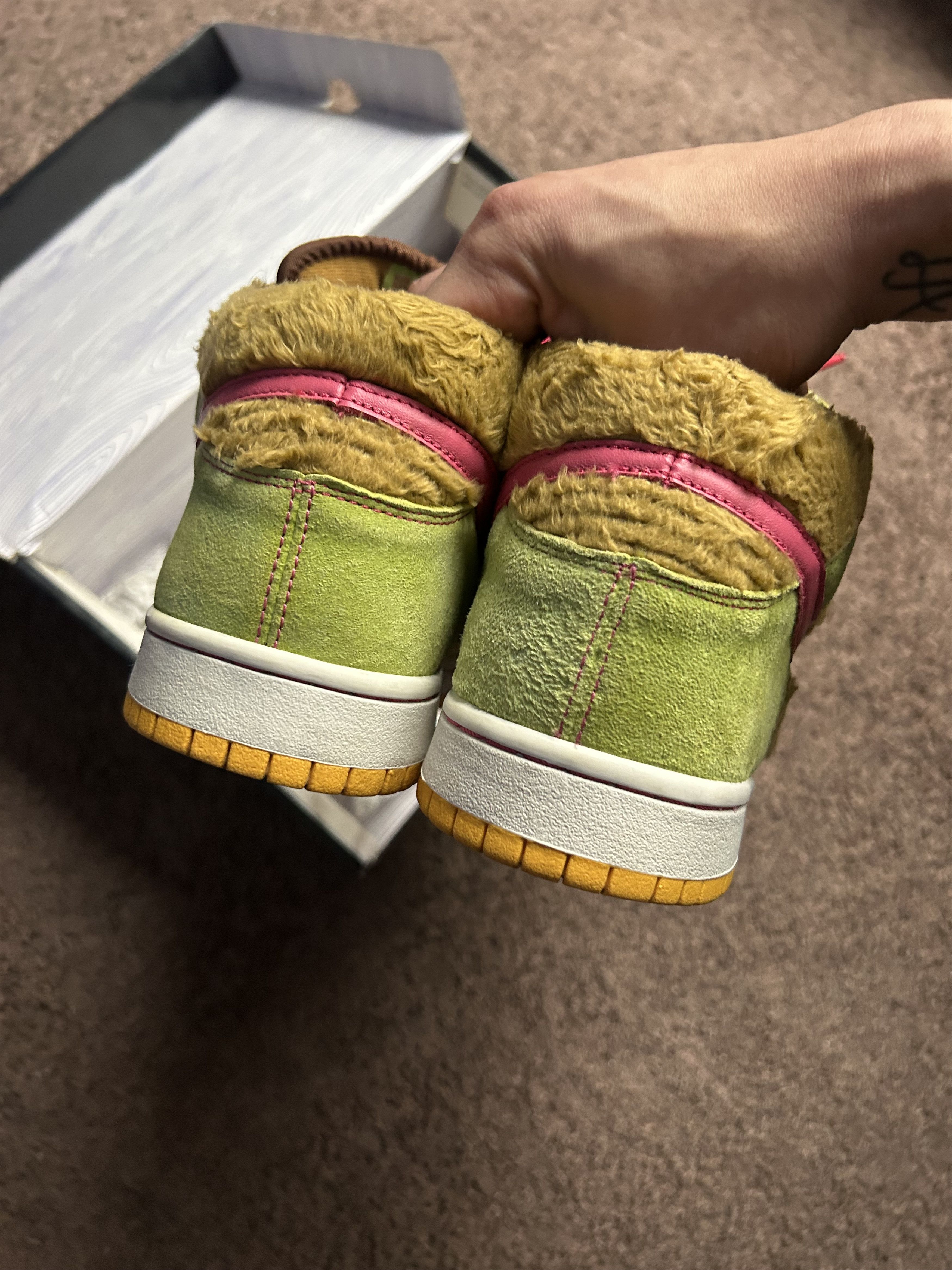 Nike SB Size 9.5 — Nike Dunk Mid Premium SB 'Mama Bear' Size US 9.5 / EU 42-43 - 14 Thumbnail