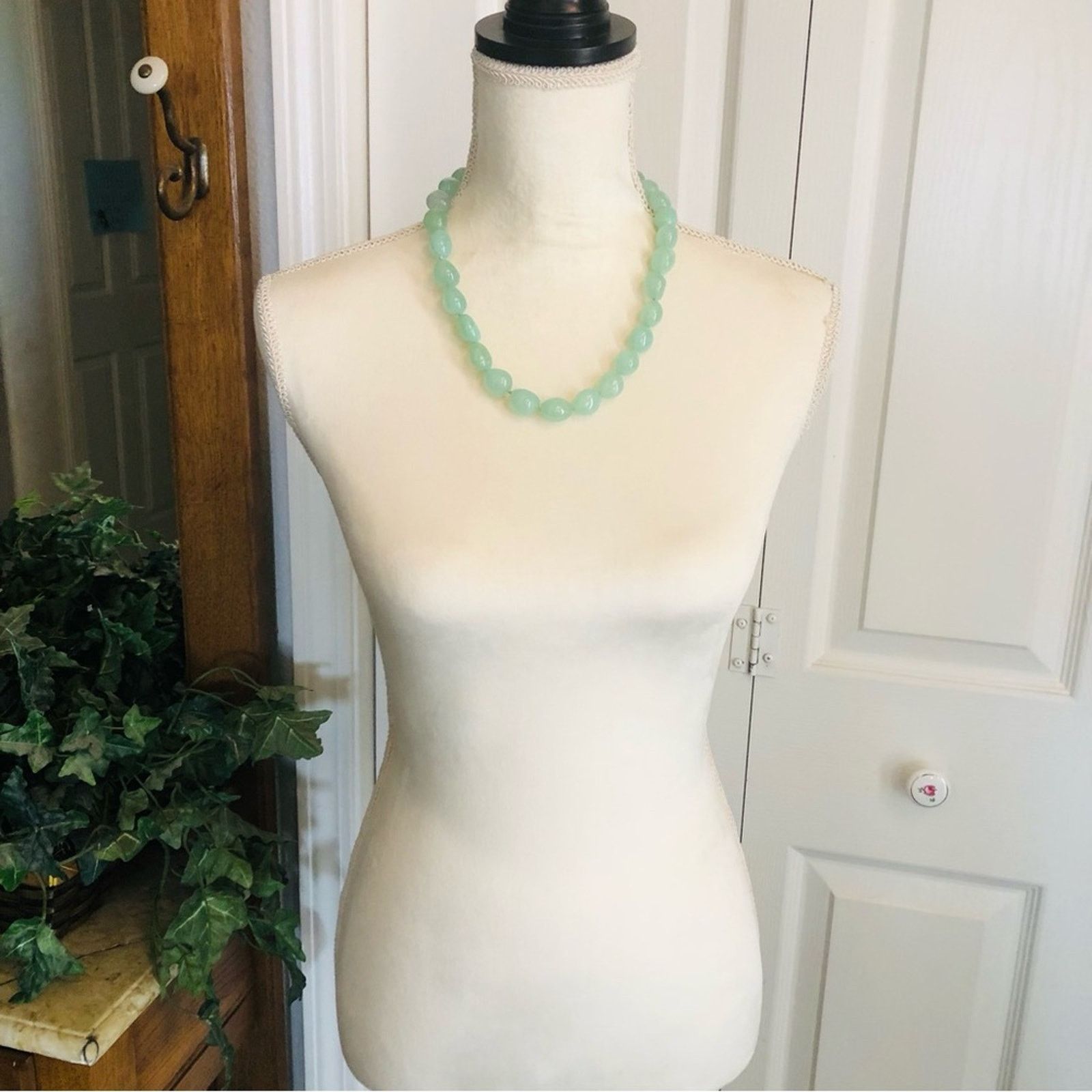 Jewelry World Wide Imports genuine jadeite polished stone necklace Size ONE SIZE - 11 Thumbnail
