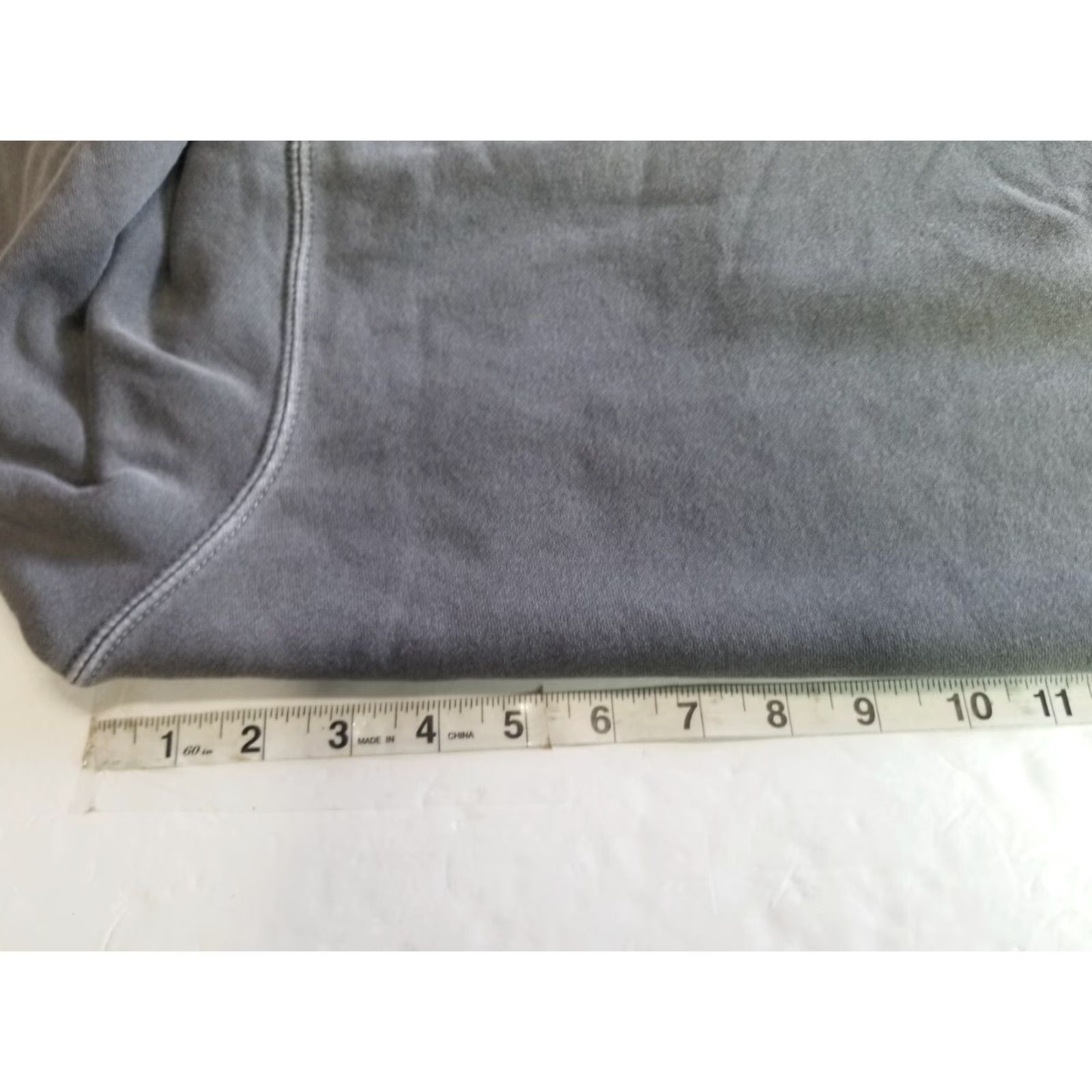 Vintage Salty Crew Hoodie Mens Large Gray Crew Neck Pullover Hooded Graphic Print with Pockets Nautical Fish Theme Size US L / EU 52-54 / 3 - 3 Thumbnail