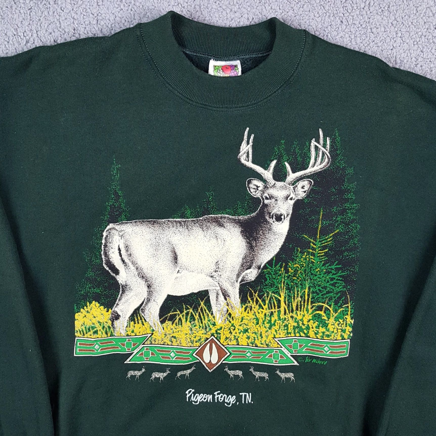 Fruit Of The Loom VINTAGE Pigeon Forge Deer Nature Hunting Sweatshirt L Pullover Crewneck Nike Size US L / EU 52-54 / 3 - 2 Thumbnail