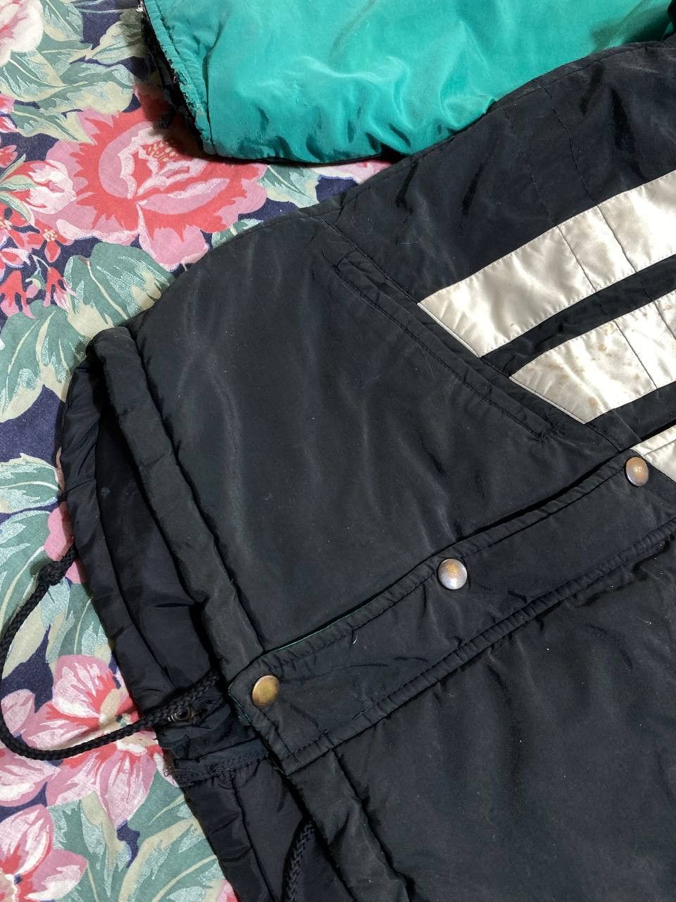 Adidas × Vintage Vintage Adidas 3 Stripes Windbreaker Jacket Size US S / EU 44-46 / 1 - 23 Thumbnail