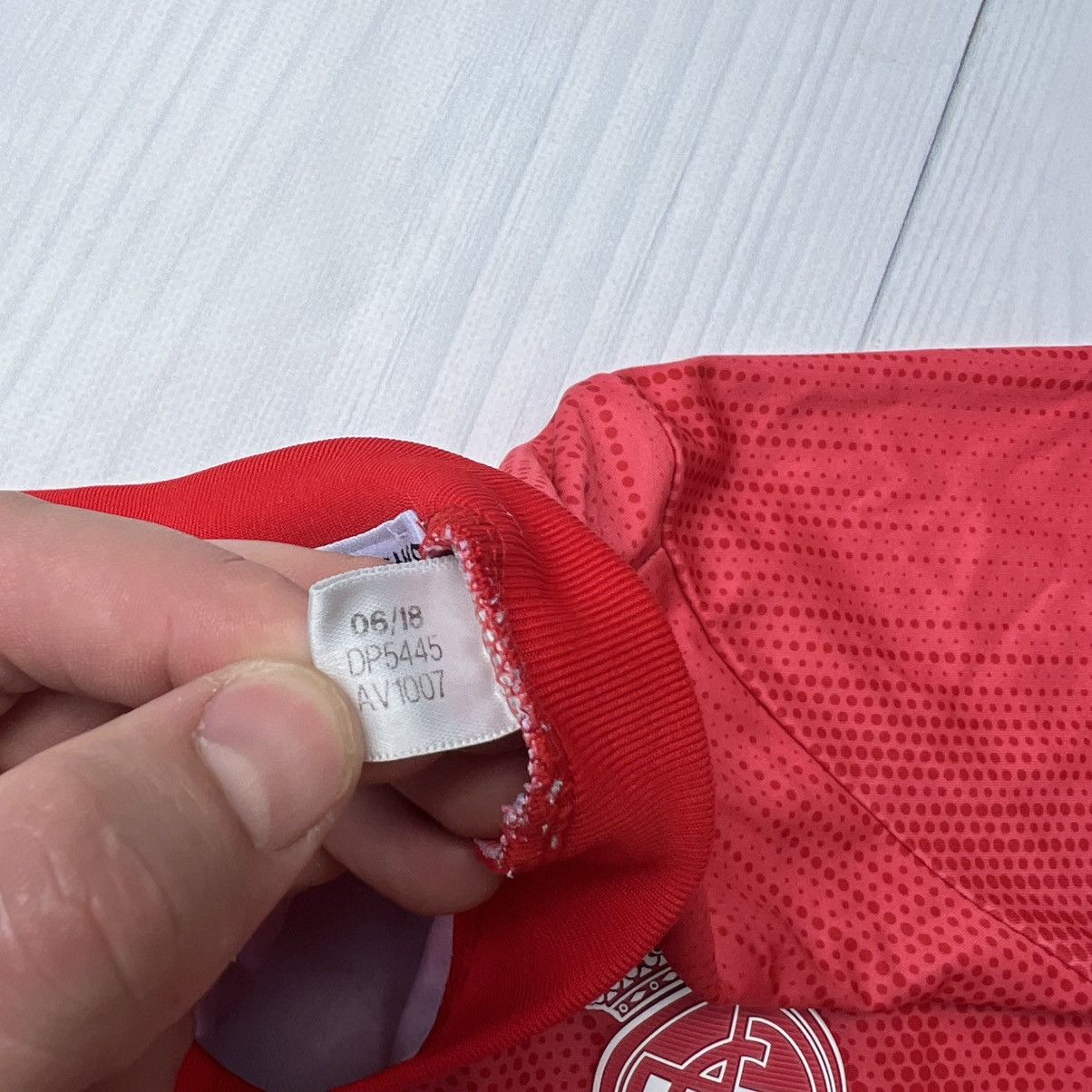 Other Real Madrid soccer jersey 2018 2019 t-shirt and shorts set Size US M / EU 48-50 / 2 - 9 Thumbnail