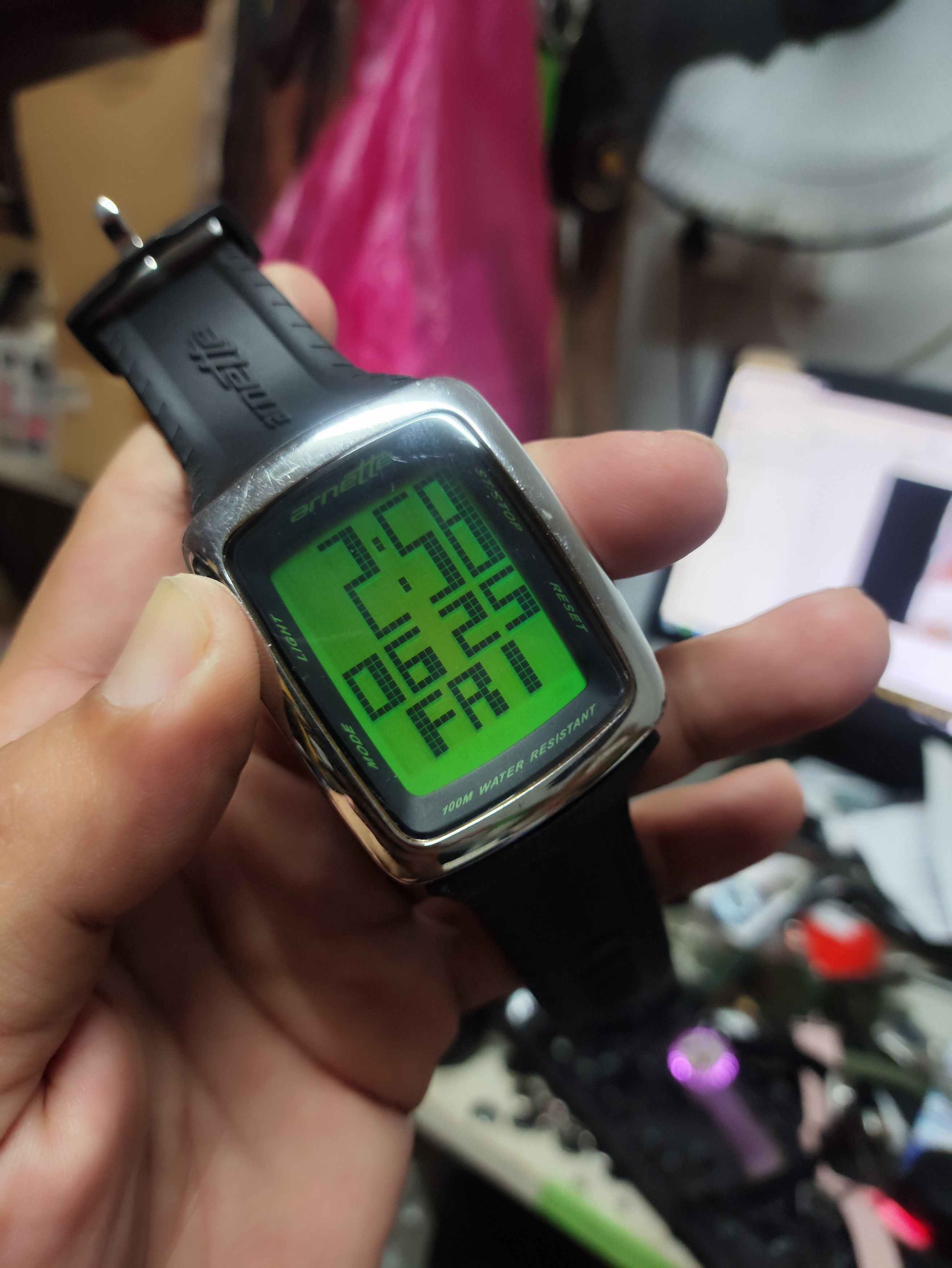Japanese Brand VINTAGE (ARNETTE ARD2002) DIGITAL WATCH. BIG TANK DESIGN Size ONE SIZE - 1 Thumbnail