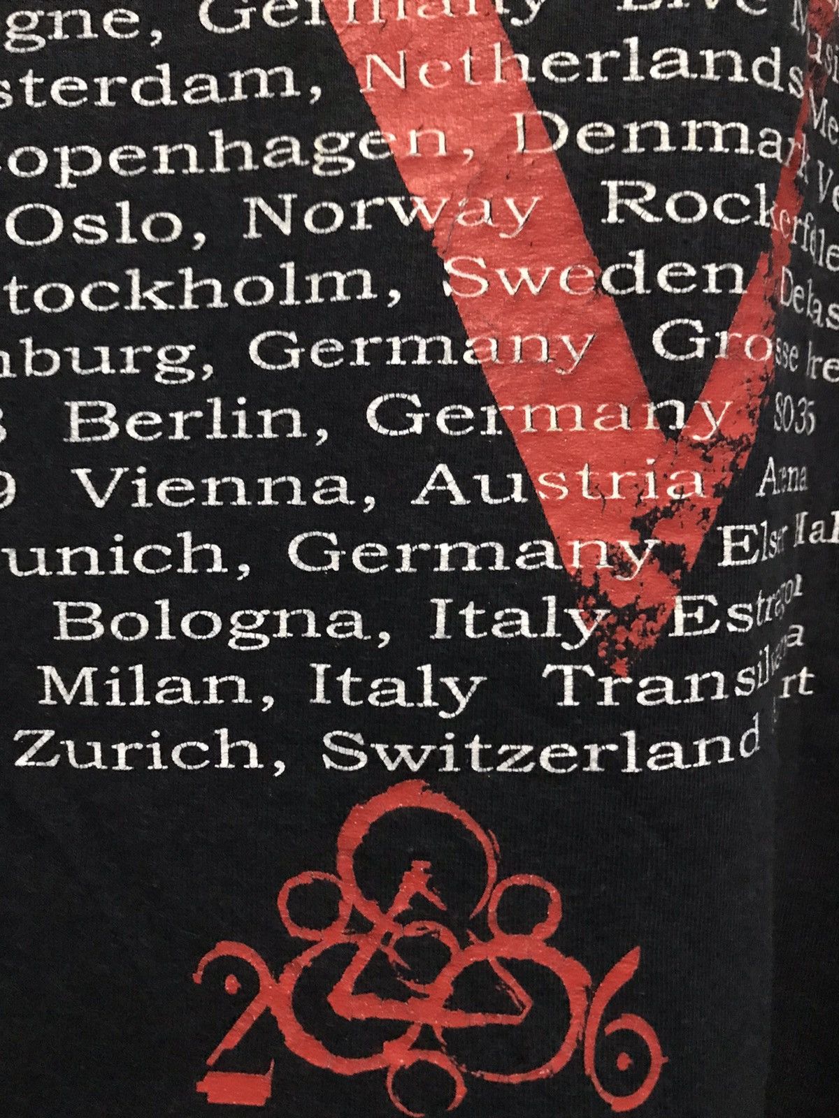 Band Tees Coheed And Cambria Europe Tour Tee Size US L / EU 52-54 / 3 - 16 Thumbnail