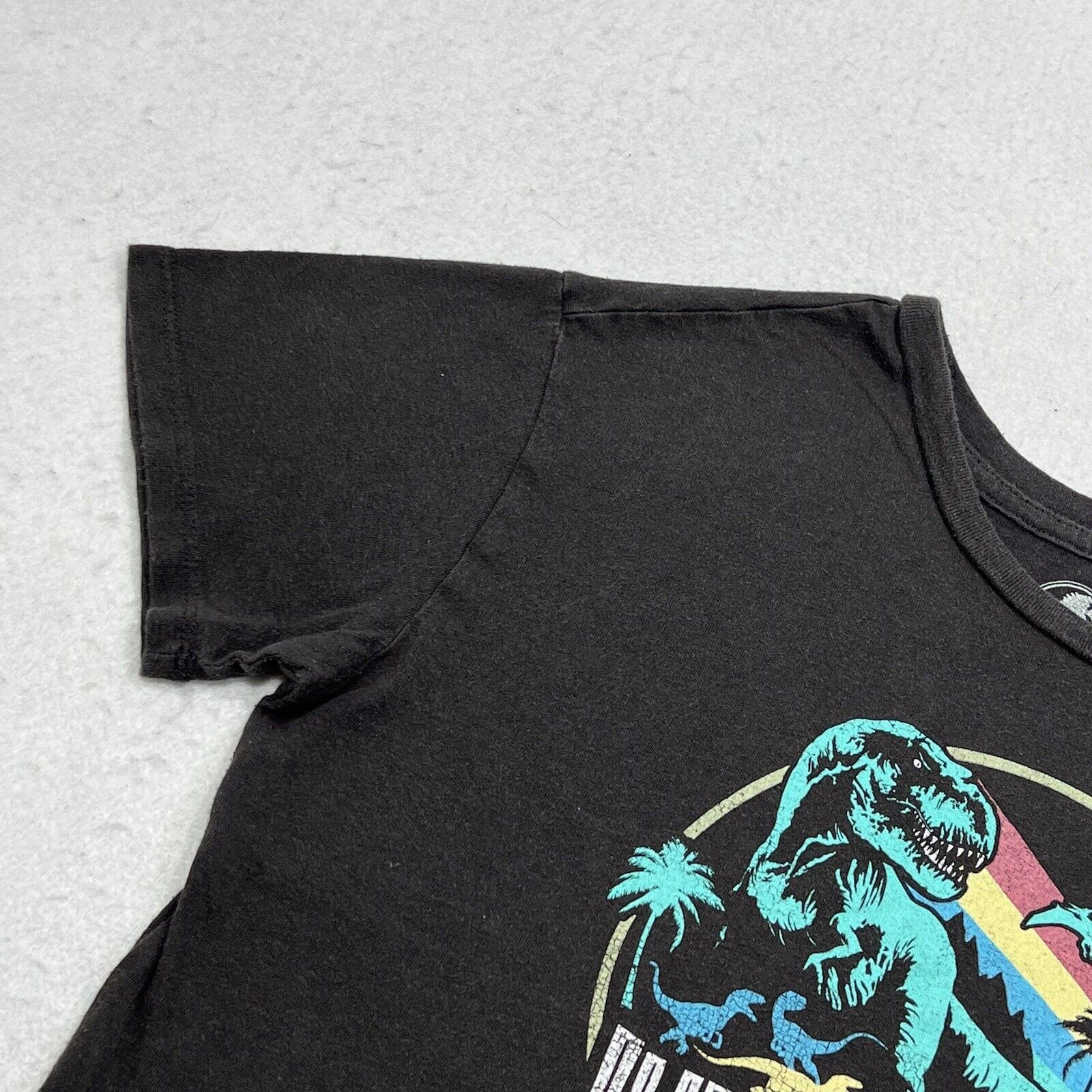 Universal Studios Jurassic World Crop Top Colorful Logo Graphic T Shirt Size M / US 6-8 / IT 42-44 - 5 Thumbnail