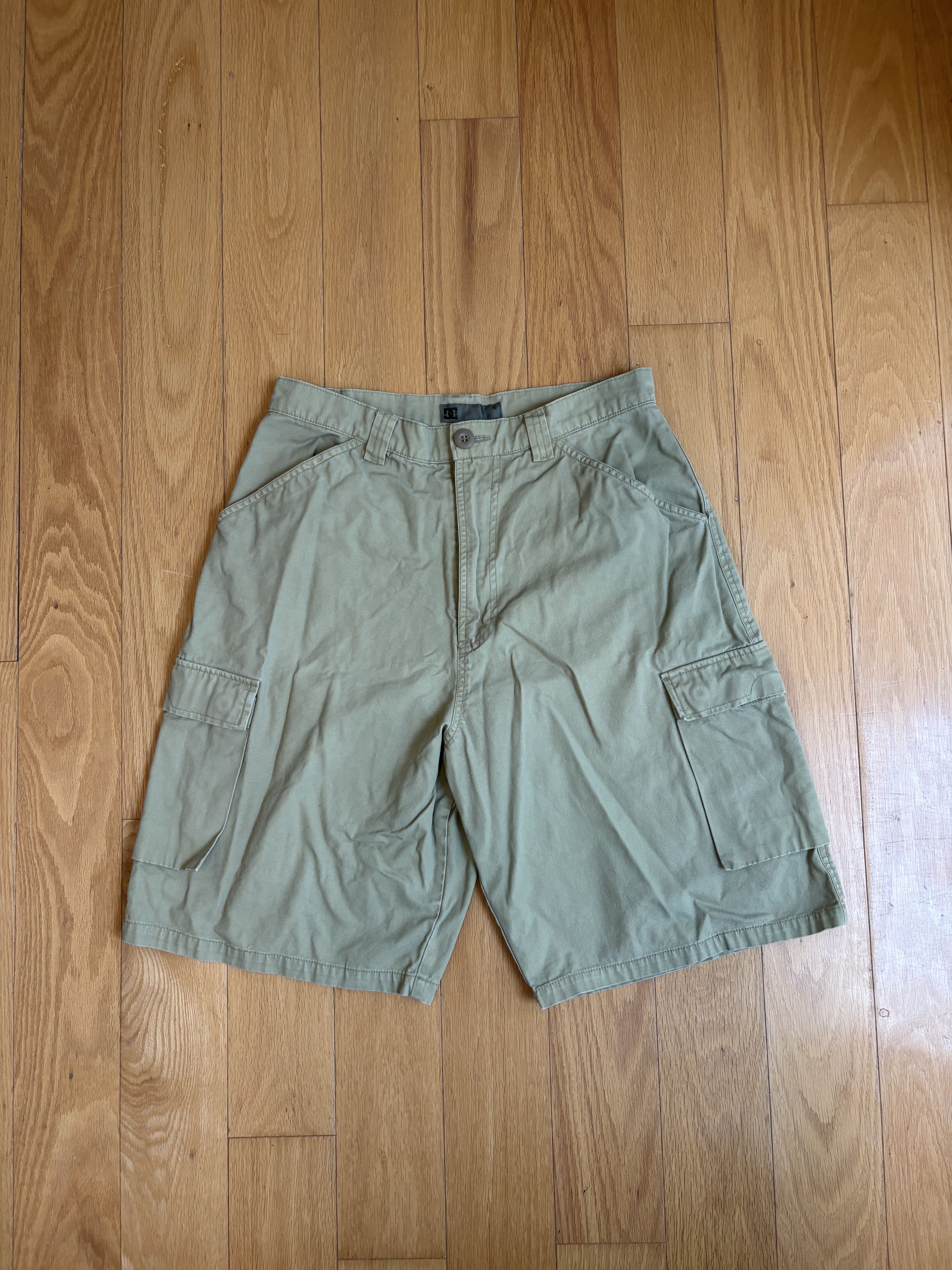DC DC Skateboarding Wide Shorts 32 Size US 32 / EU 48 - 1 Thumbnail