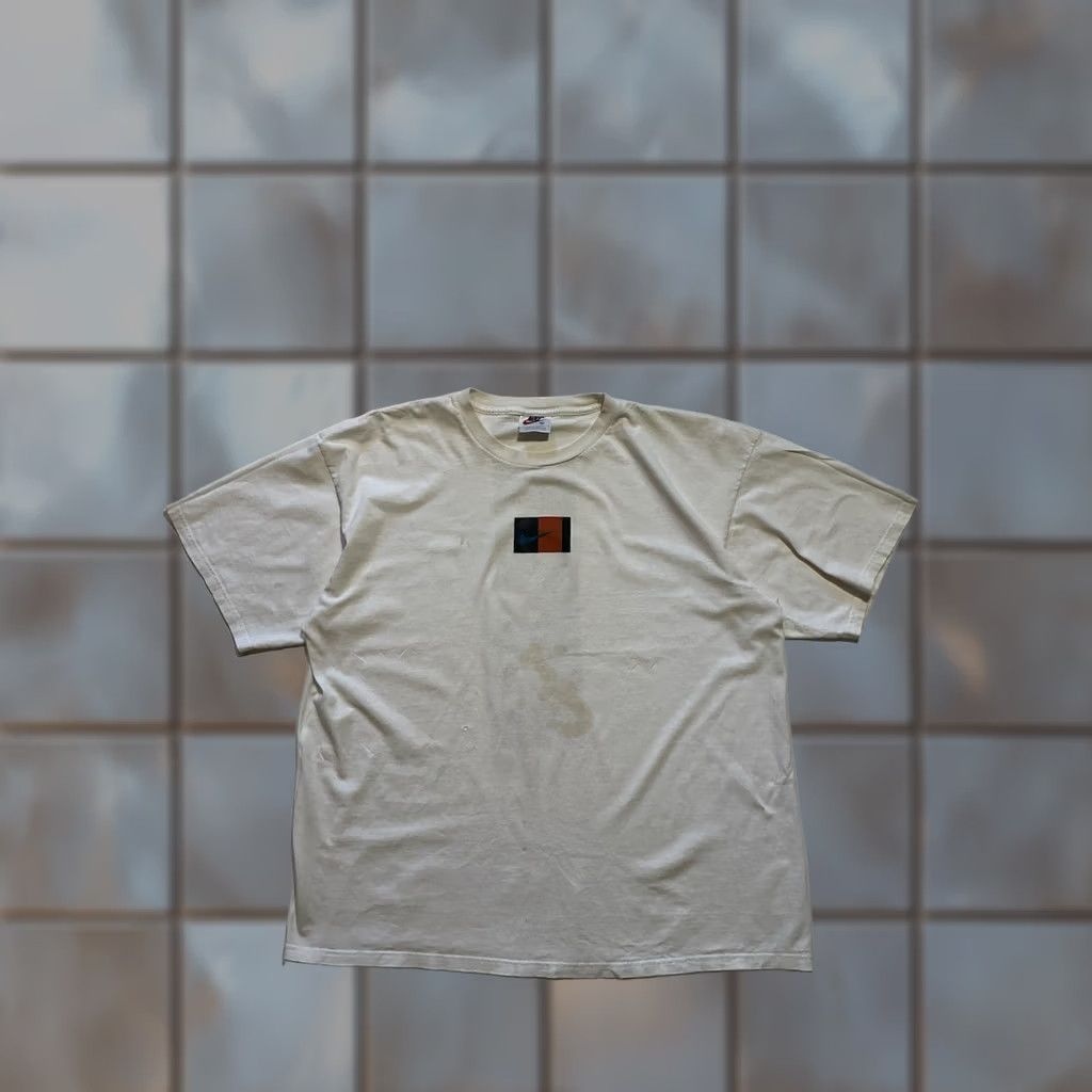 Nike VINTAGE Nike Box Logo Center Swoosh Check Logo Graphic White S/S T-Shirt XL Mens 90s Size US XL / EU 56 / 4 - 1 Thumbnail