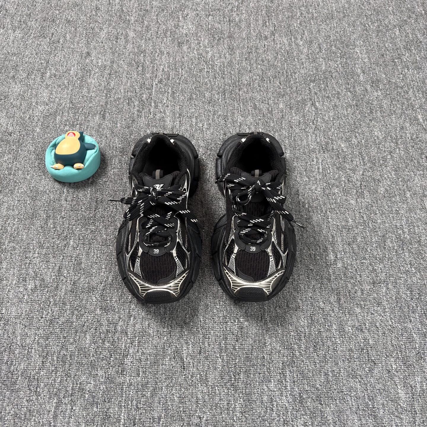 Balenciaga Balenciaga 3XL Black Silver Casual Shoes Size 39 MINT Size US 9 / IT 39 - 2 Thumbnail