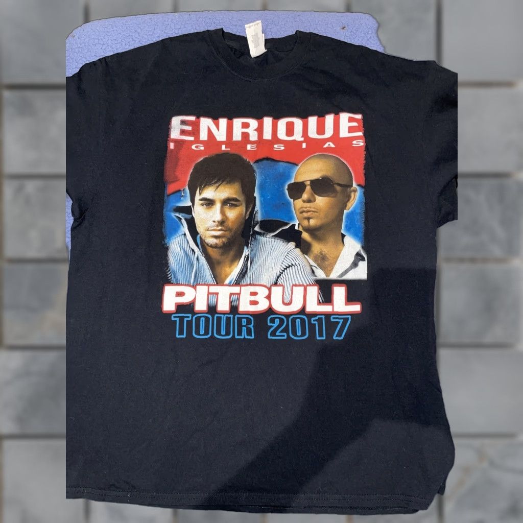 Gildan VINTAGE Enrique Iglesias Pitbull Tour 2017 Graphic T Shirt Unisex Adults Black XL Cotton Size XL Size US XL / EU 56 / 4 - 1 Thumbnail