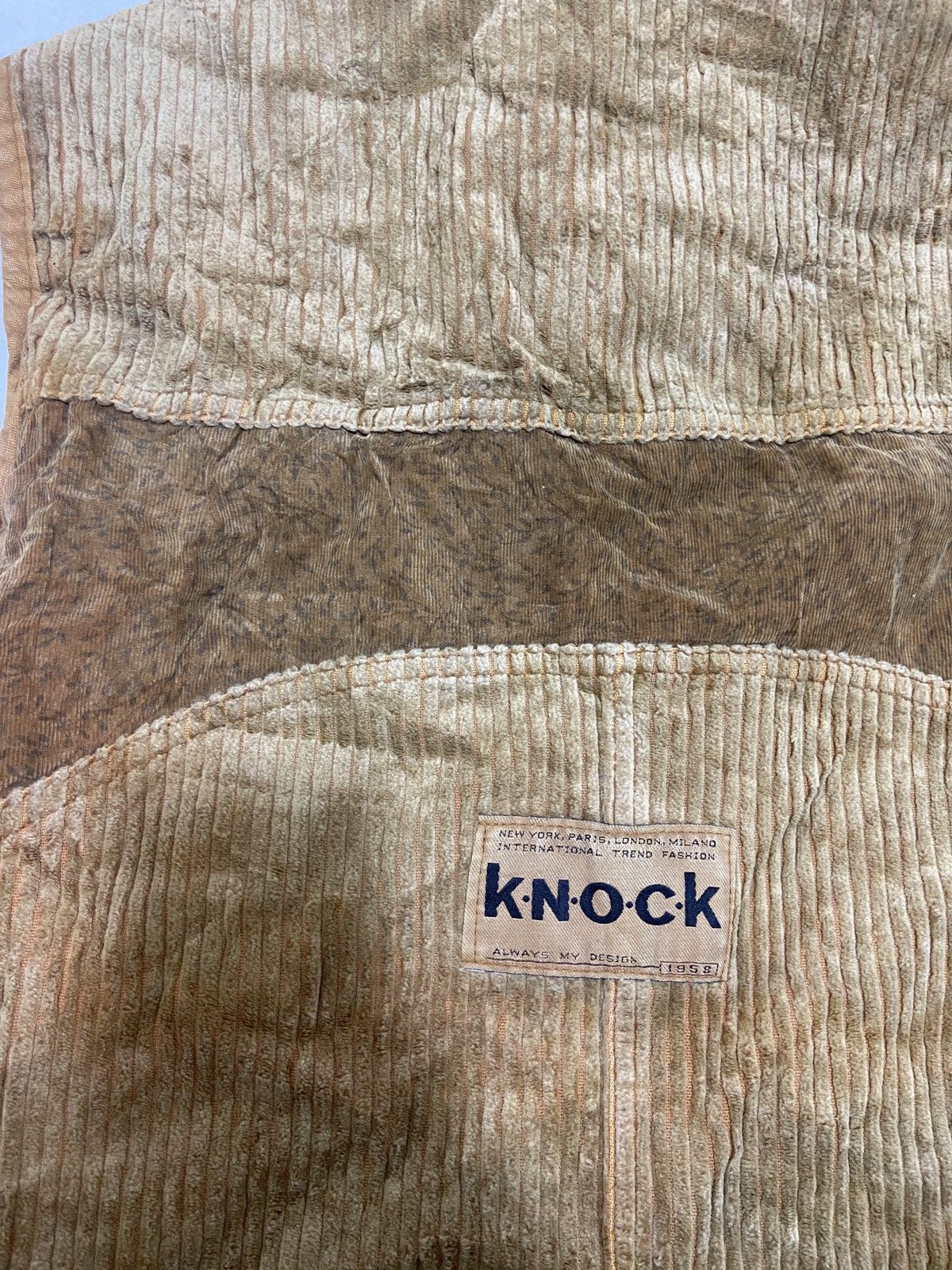 Vintage Vintage knock corduroy vest Size US L / EU 52-54 / 3 - 7 Thumbnail