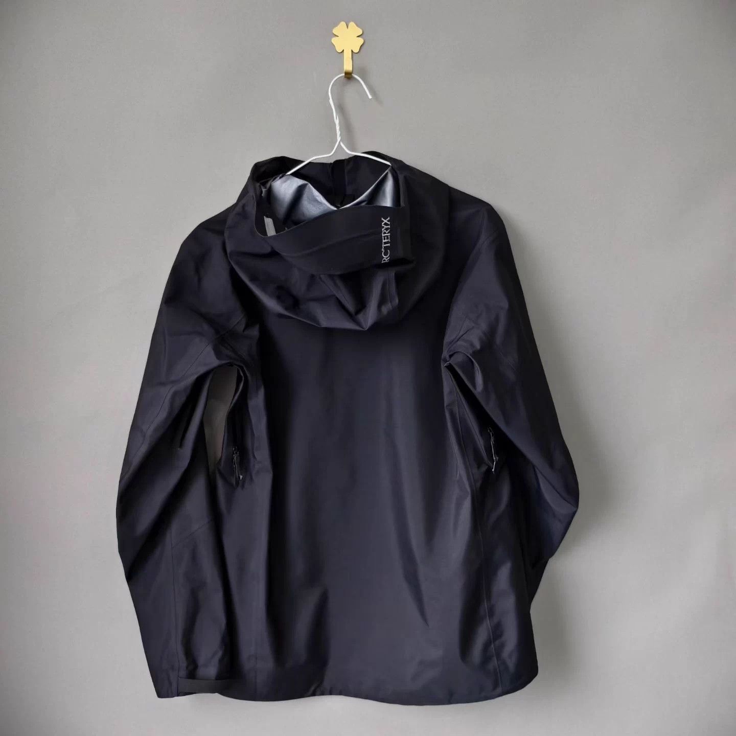 Arc'teryx Arcteryx BETA LIGHTWEIGHT Jacket Size S / US 4 / IT 40 - 2 Thumbnail