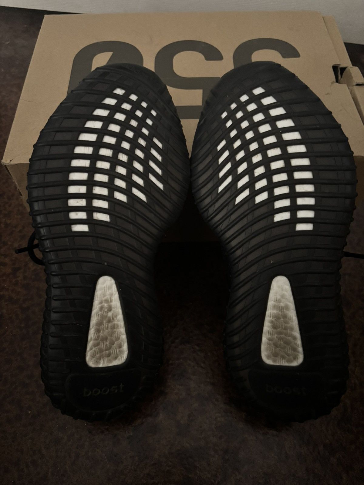 Yeezy Yeezy 350 v2 bred Size US 9 / EU 42 - 6 Thumbnail