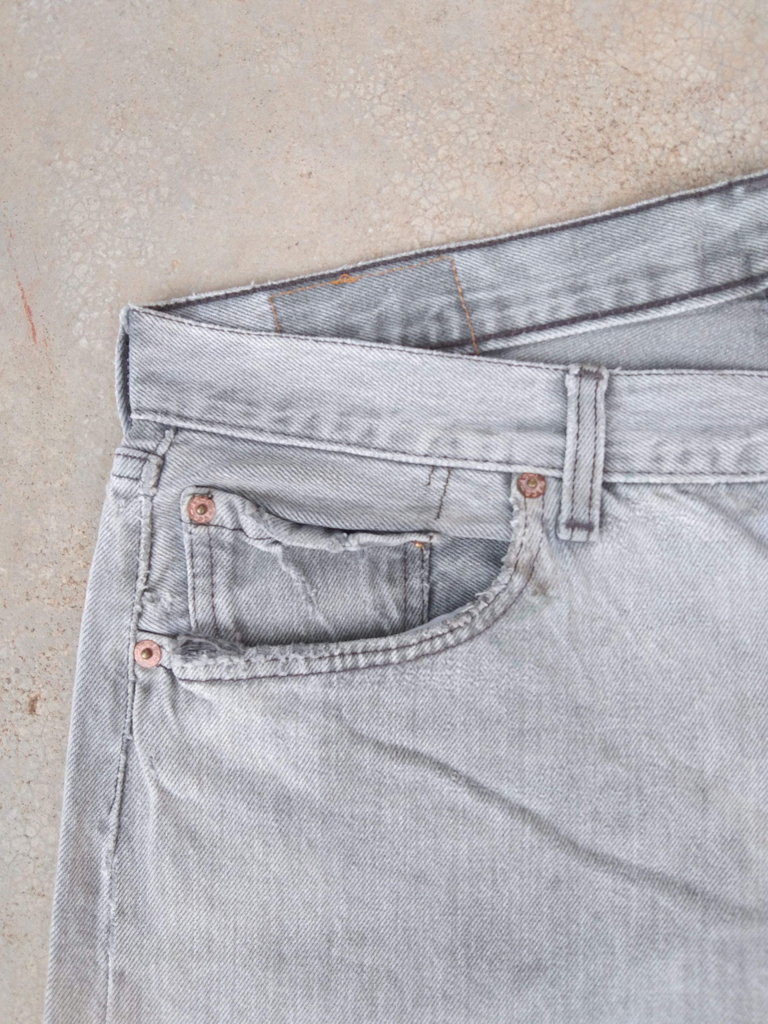 Levi's × Vintage 90s Vintage Levis 501 Made In USA Distressed Jeans 36x29 Size US 36 / EU 52 - 8 Thumbnail