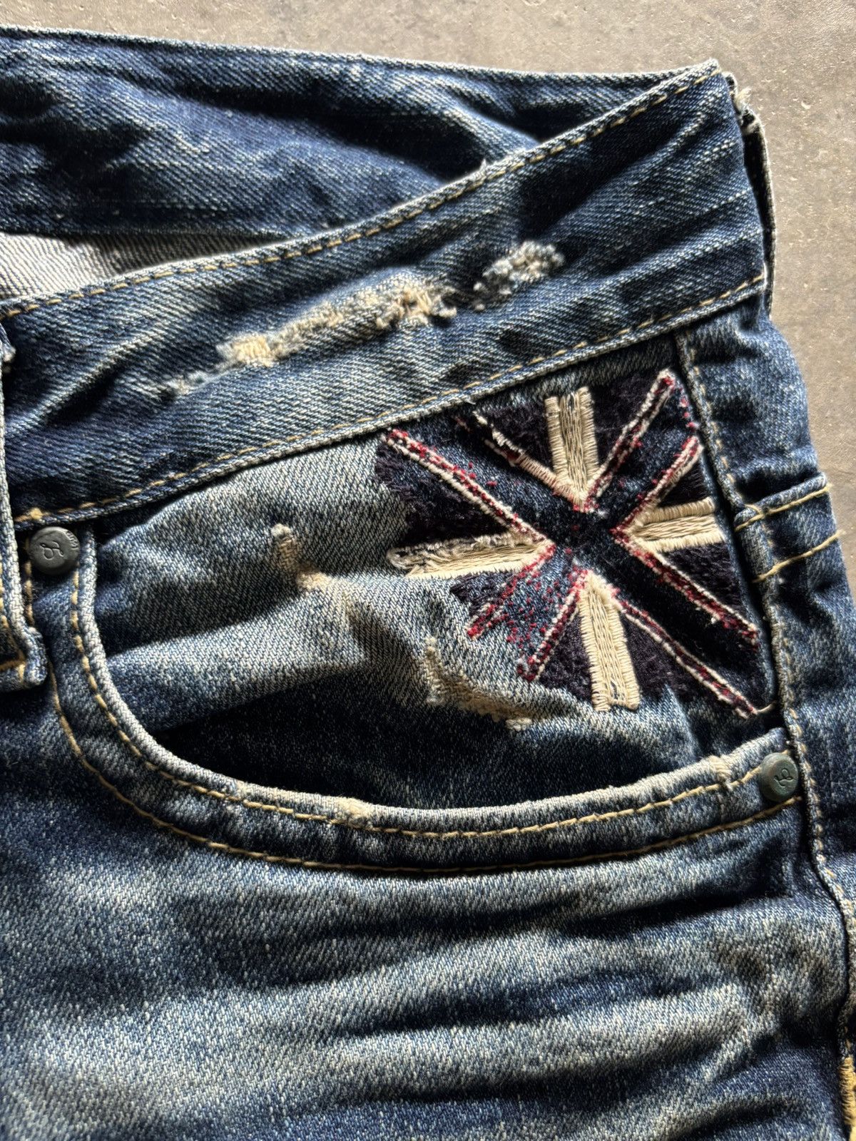 Japanese Brand y2k rusty lolita union jack japanese jeans distressed style Size US 32 / EU 48 - 11 Thumbnail