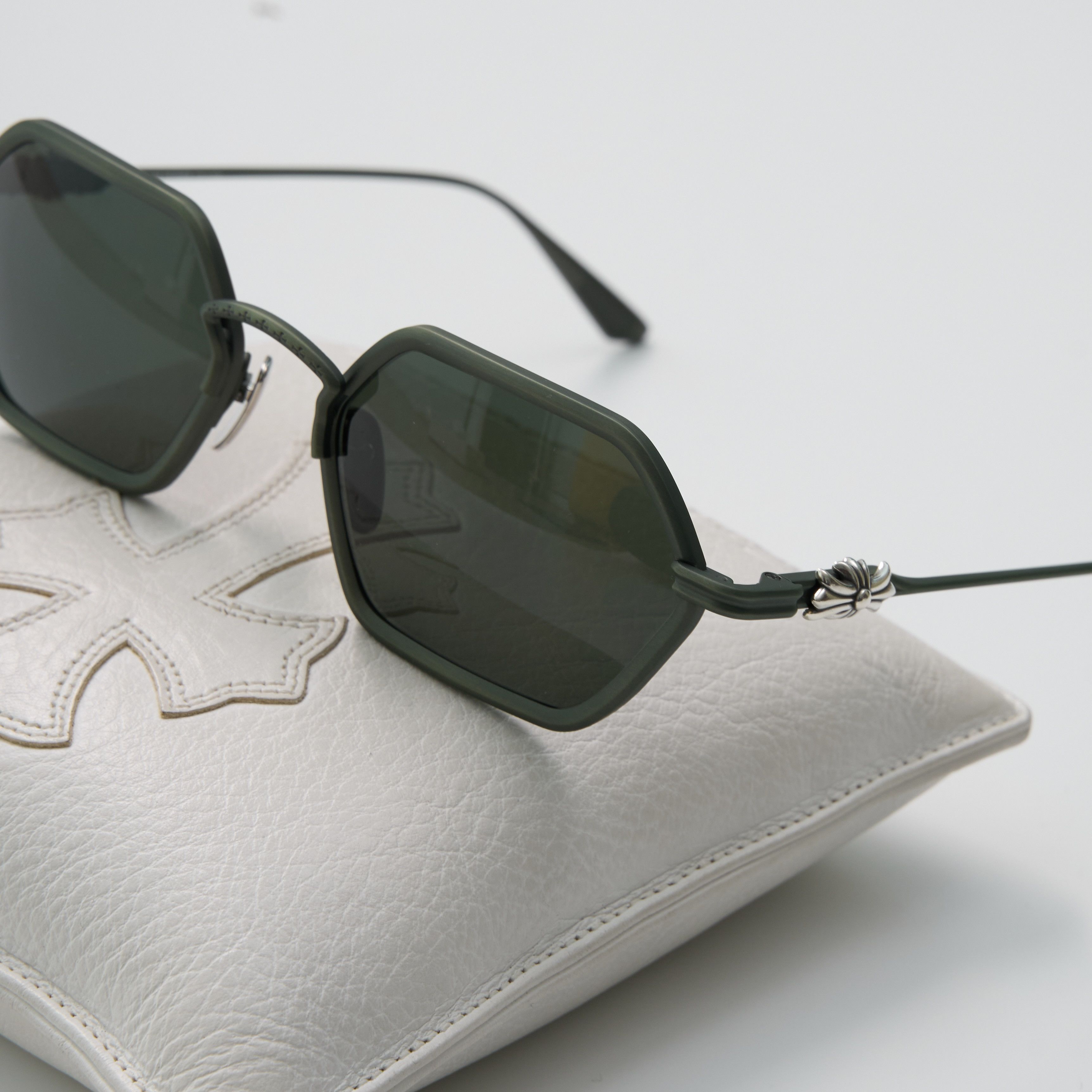 Chrome Hearts CHROME HEARTS DATASS BRUSHED DARK OLIVE Size ONE SIZE - 4 Thumbnail