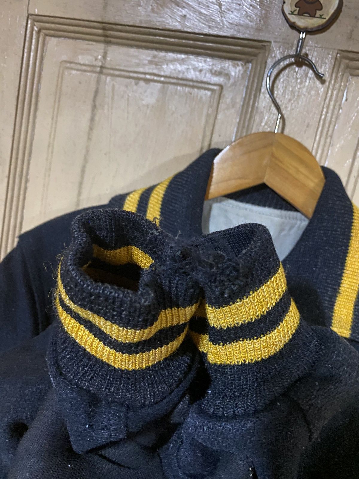 Vintage Vintage 1950s Butwin Varsity Jacket Black Yellow Made in USA Size US S / EU 44-46 / 1 - 8 Thumbnail