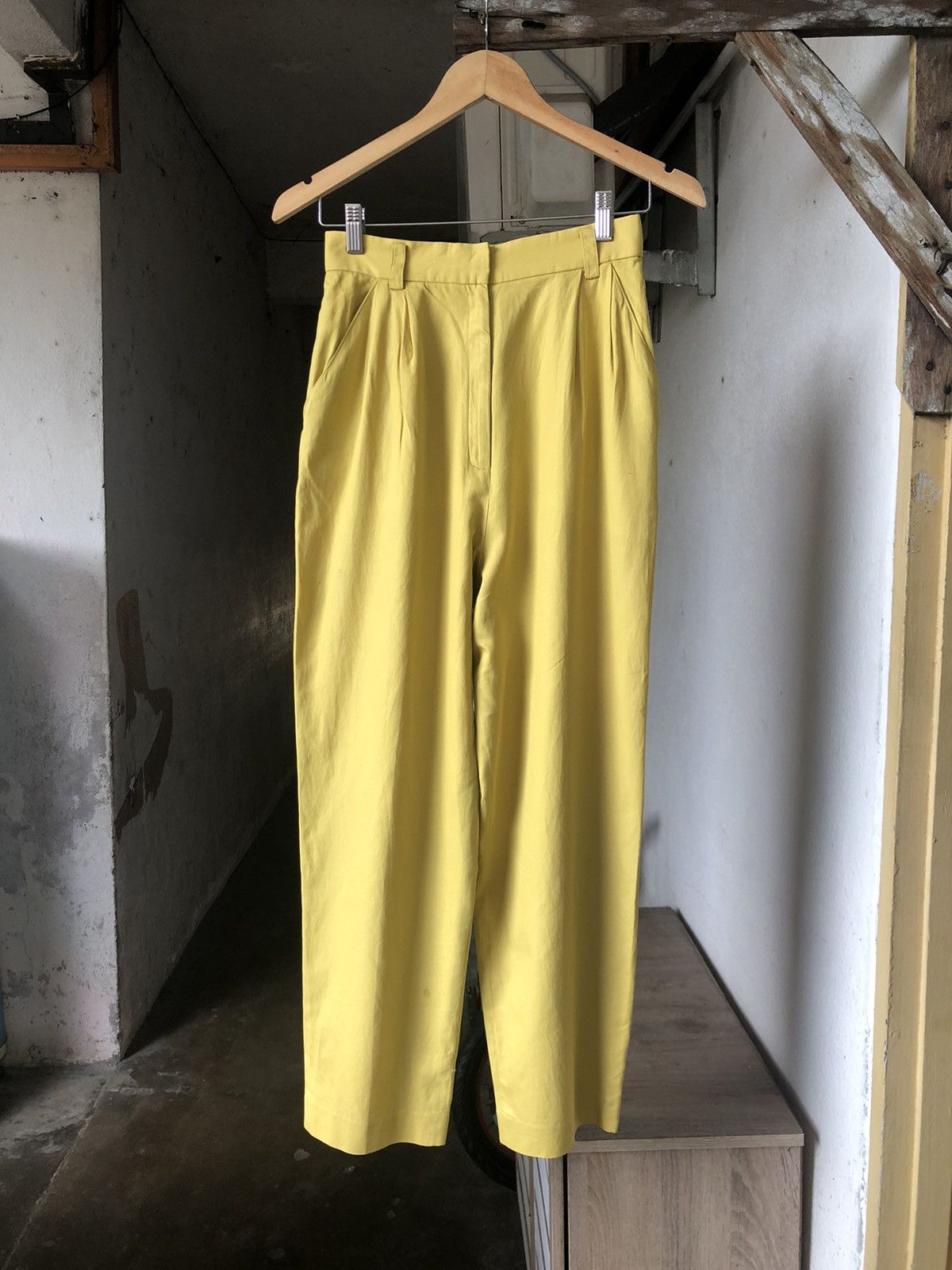 Balenciaga Vintage 90s Balenciaga Paris Yellow Trouser Pants Size 26" / US 2 / IT 38 - 1 Thumbnail