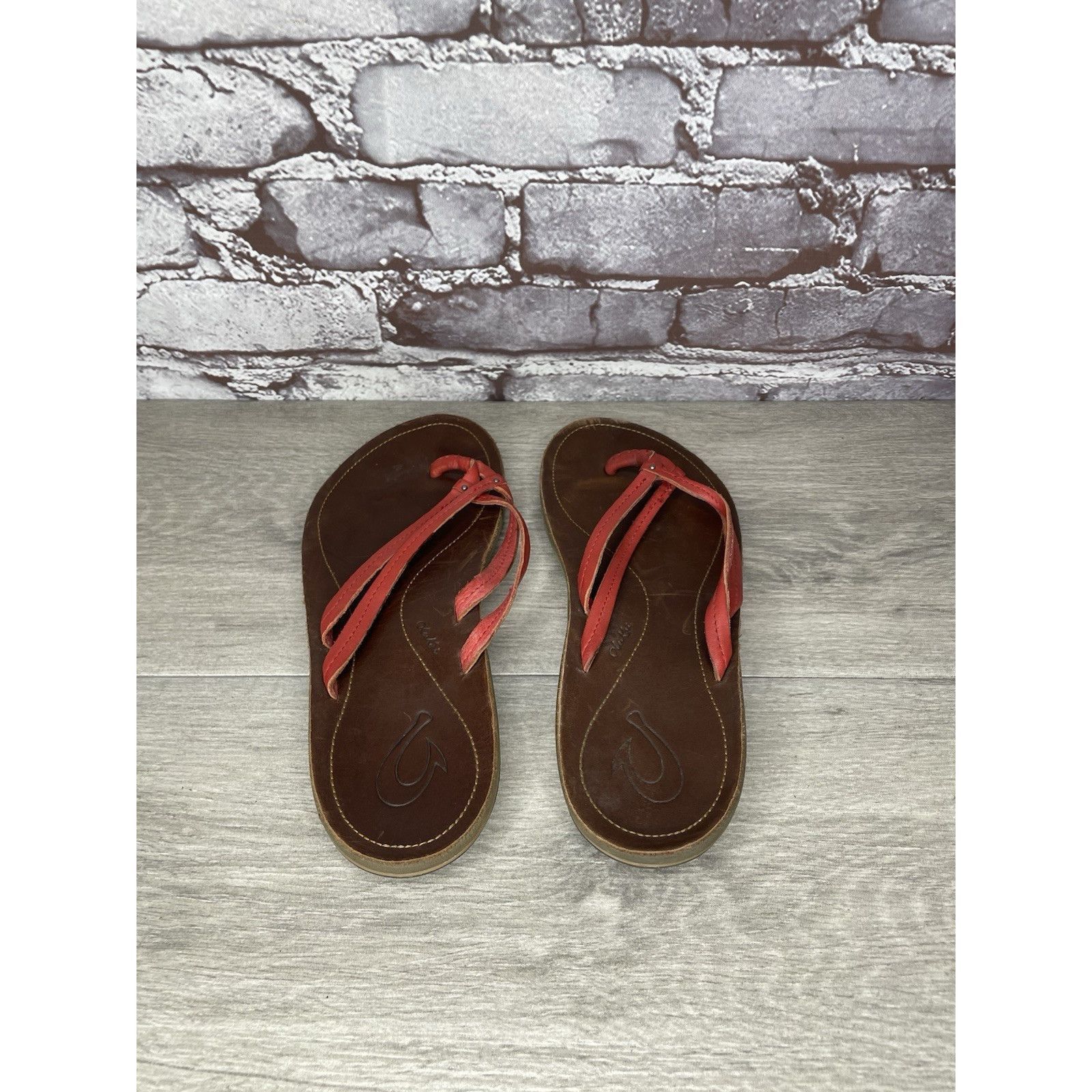 Olukai Olukai U'I-W Red Leather Thong FlipFlop Casual Slide Sandals Size US 8 / IT 38 - 14 Thumbnail
