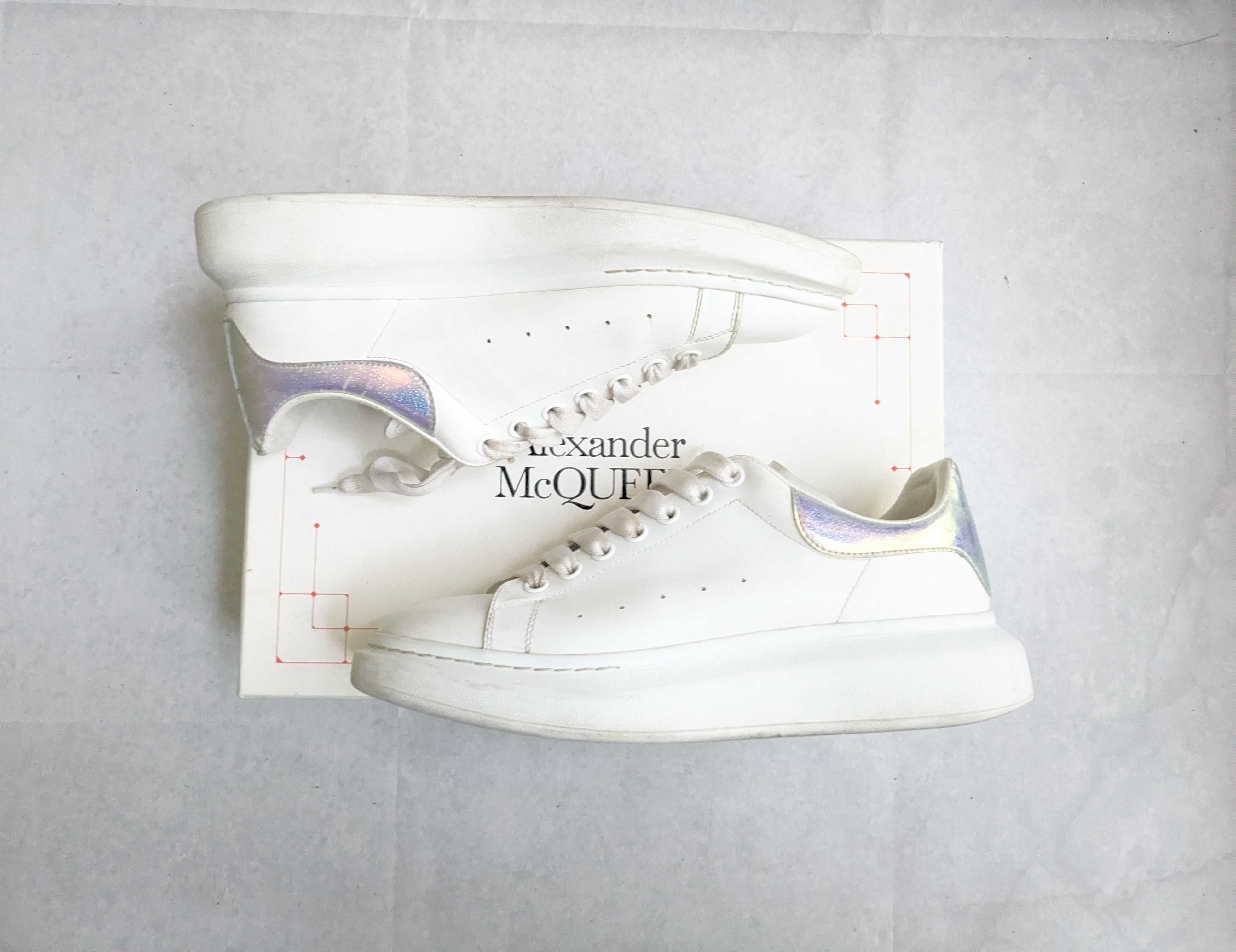 Alexander McQueen Alexander Mcqueen Oversized Larry Sneakers 10 43 White Size US 10 / EU 43 - 1 Thumbnail