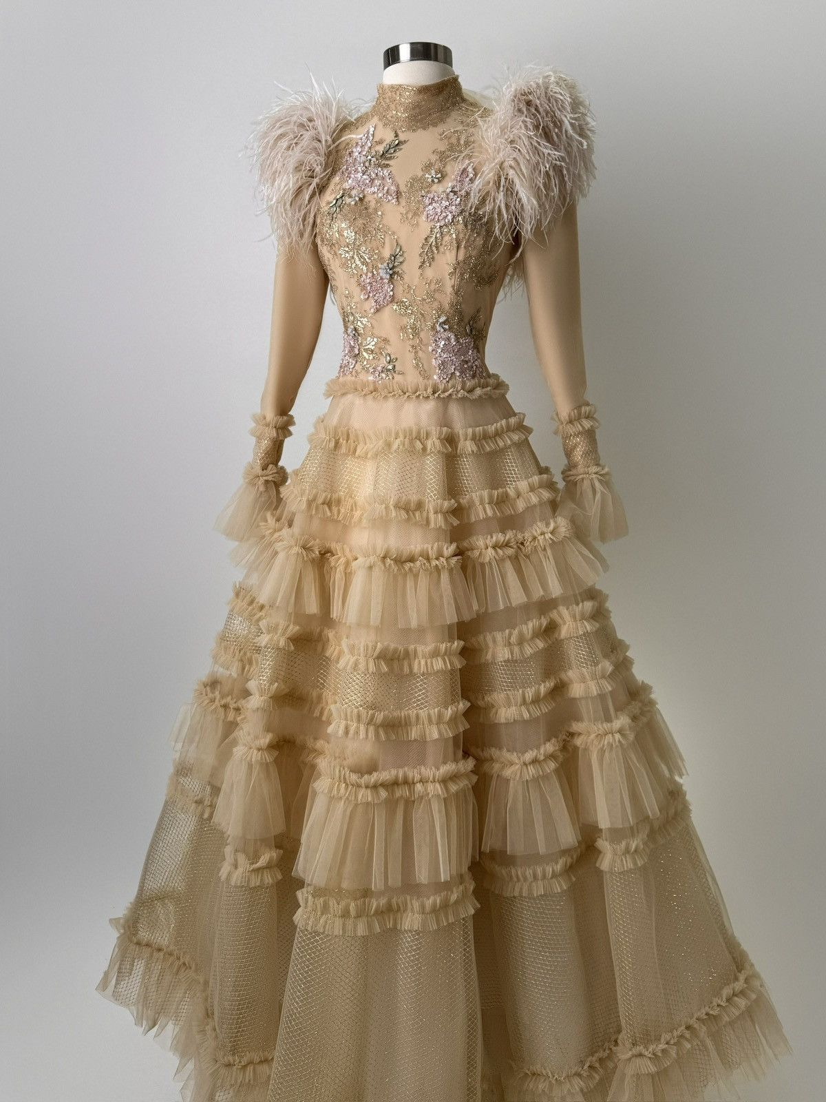 Other Preloved US 2 Anna Augusta Gold Maxi Evening Dress Size XS / US 0-2 / IT 36-38 - 1 Thumbnail