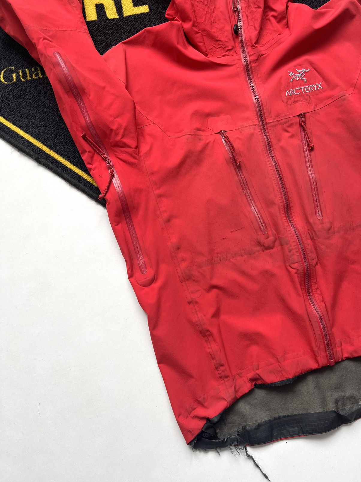 Arc'teryx Vintage Arcteryx Aplha LT Gore-Tex Pro Shell Red Jacket Size US S / EU 44-46 / 1 - 8 Thumbnail