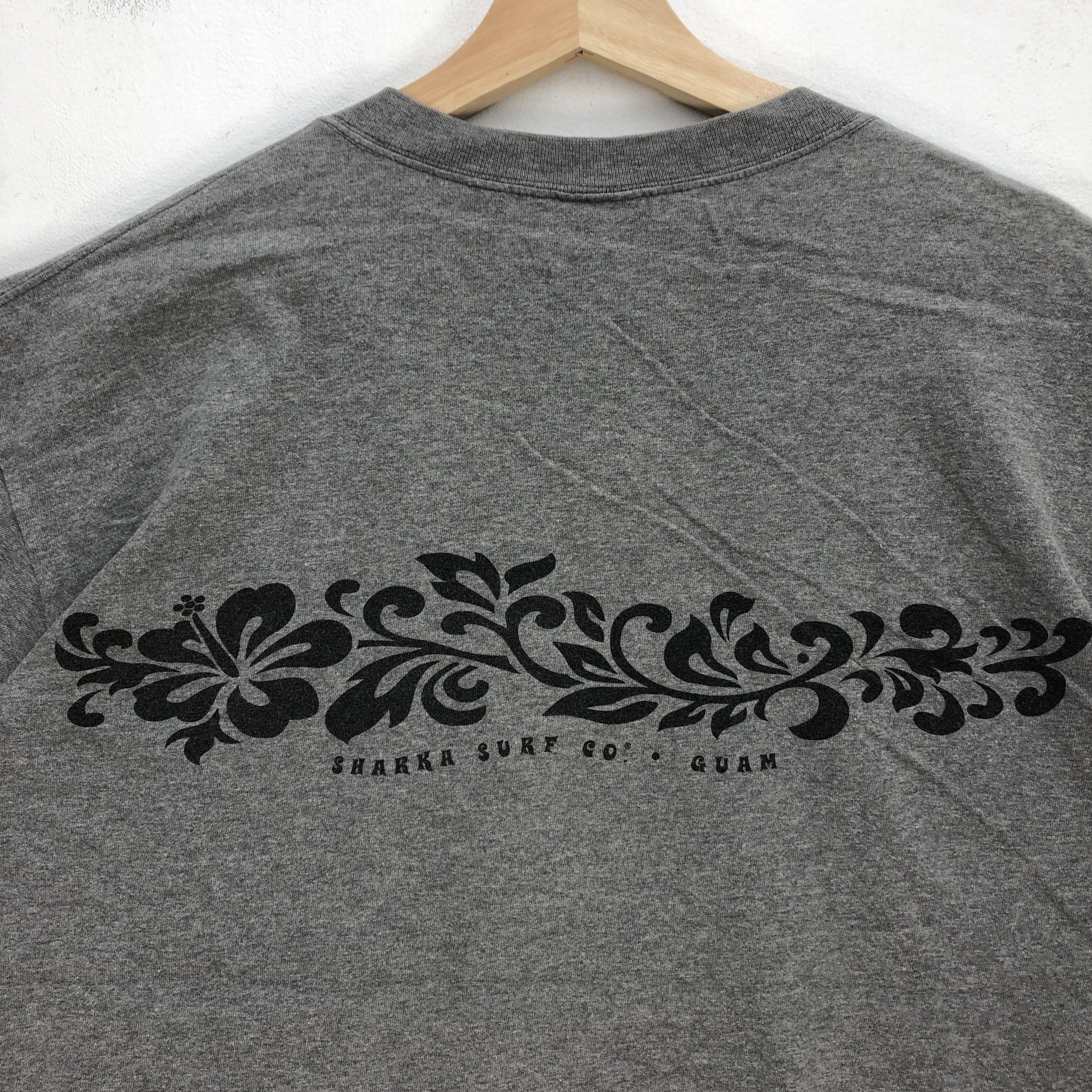 Vintage Vintage Y2K Crazy Shirt T Shirt Sharka Surf Guam Tees Size US L / EU 52-54 / 3 - 5 Thumbnail
